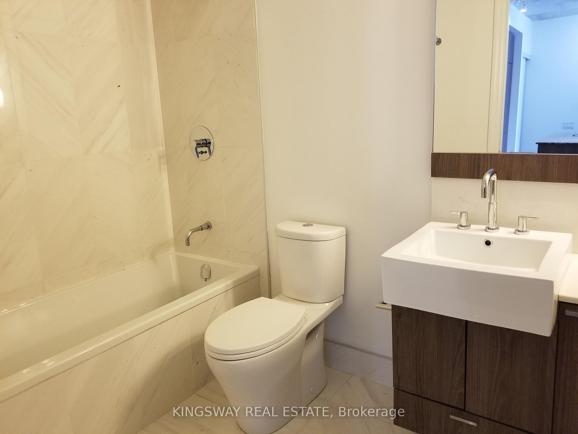 88 Blue Jays Way Unit 3001 photo 6