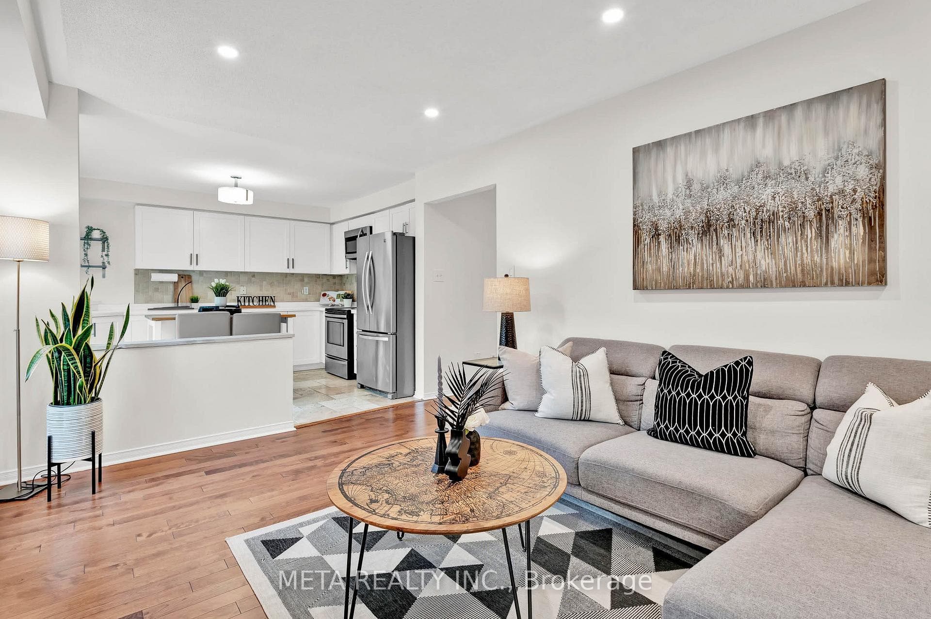 25 Hulley Crescent photo 13