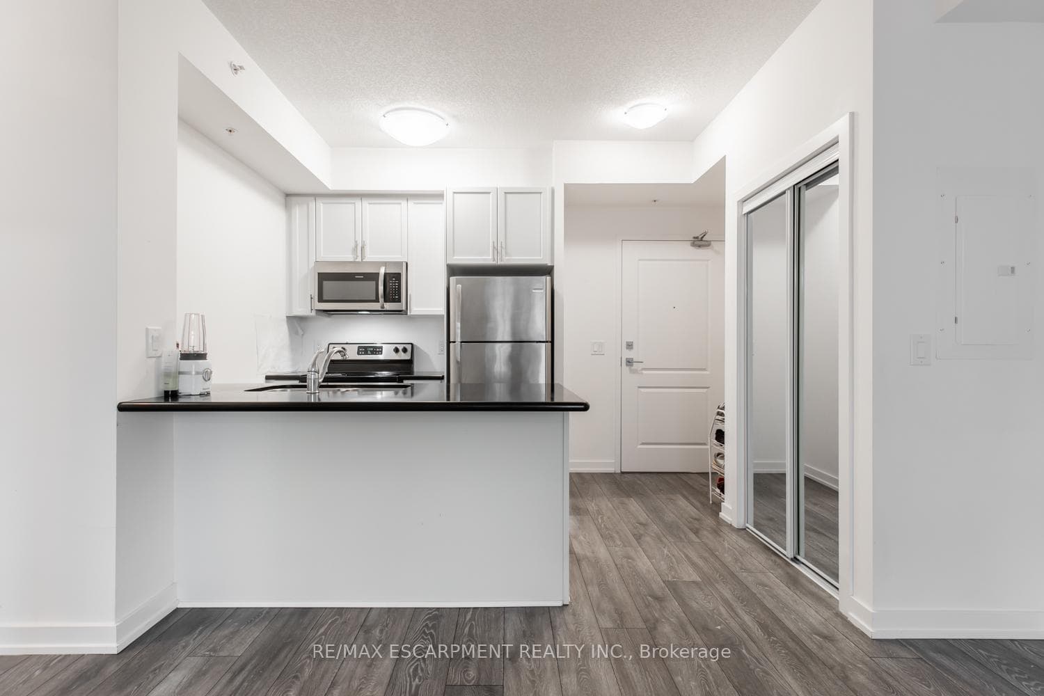 81 Robinson Street Unit 508 photo 8