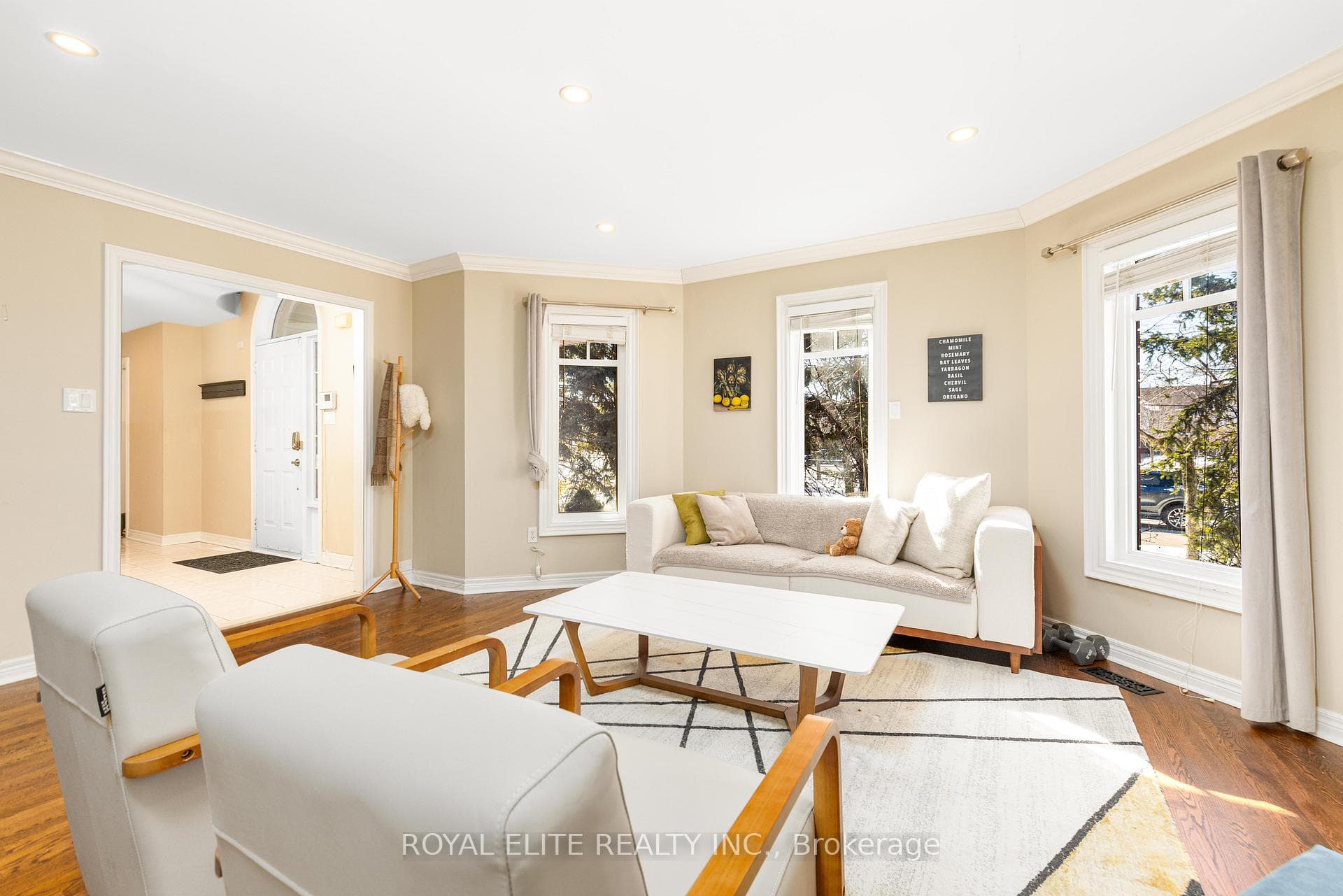 2979 Picton Place photo 7