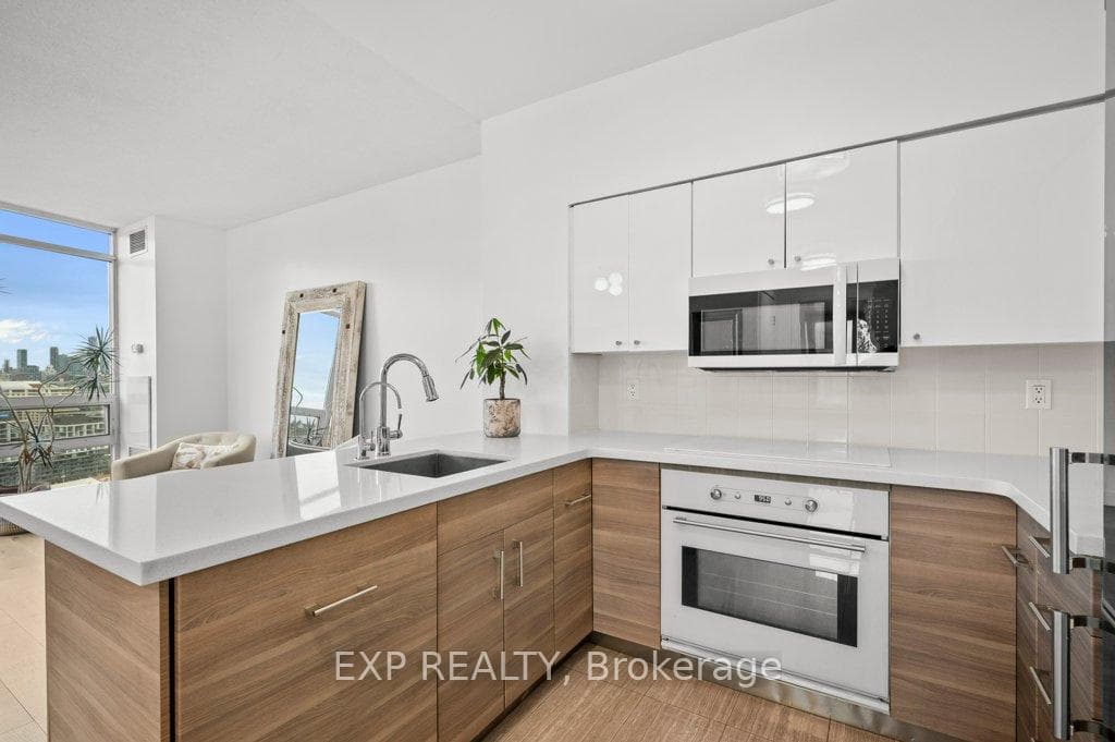 219 Fort York Boulevard Unit 2902 photo 14