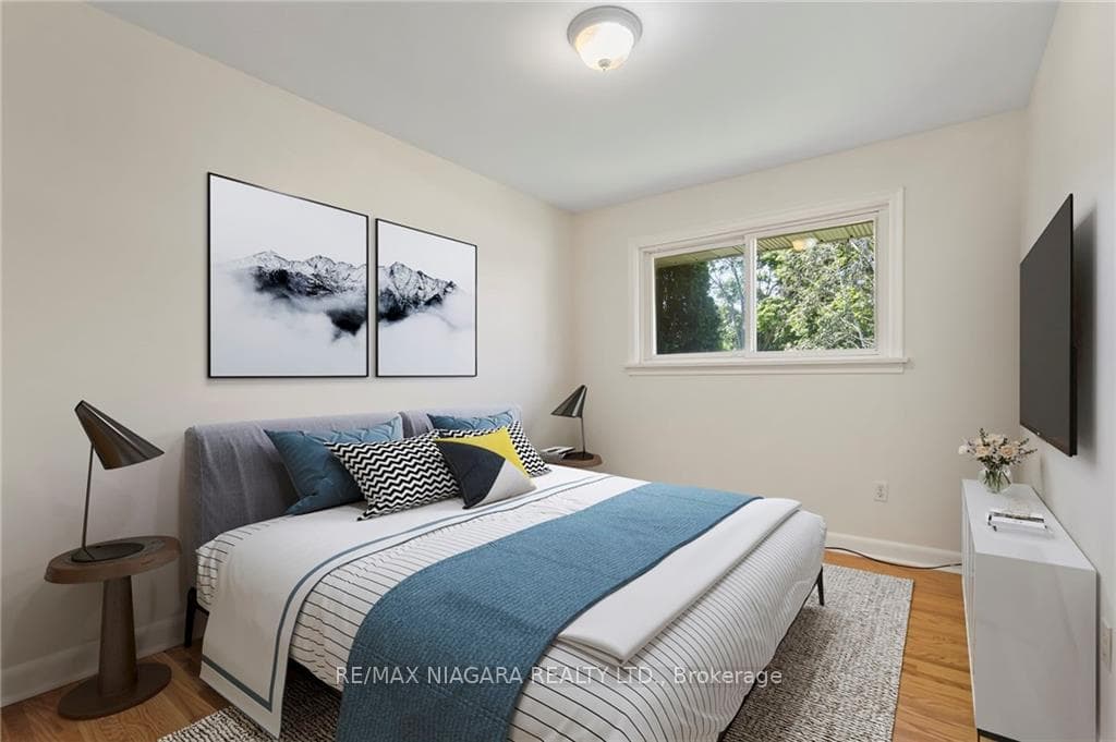 24 Franklin Boulevard photo 9