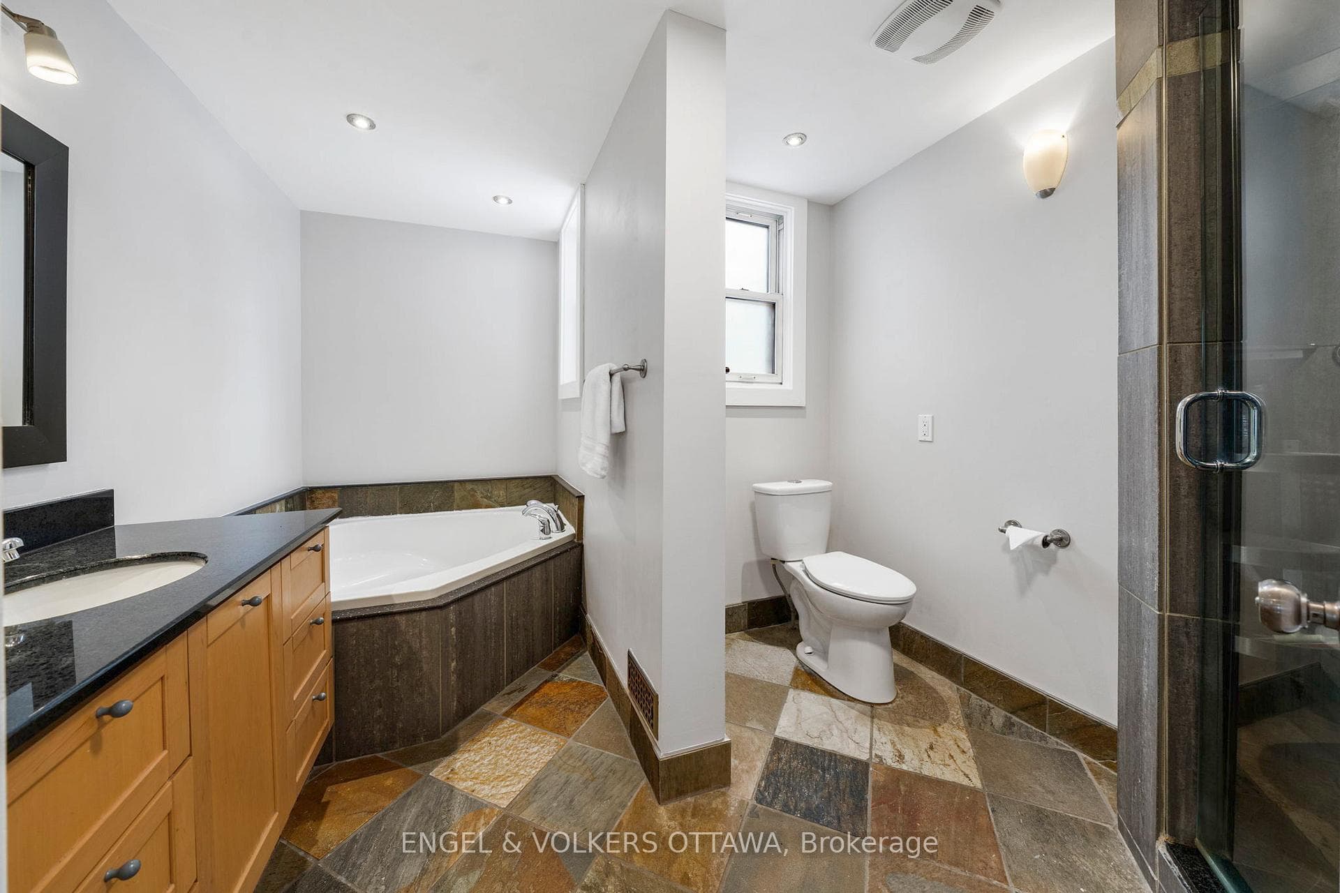 83 Eccles Street photo 32