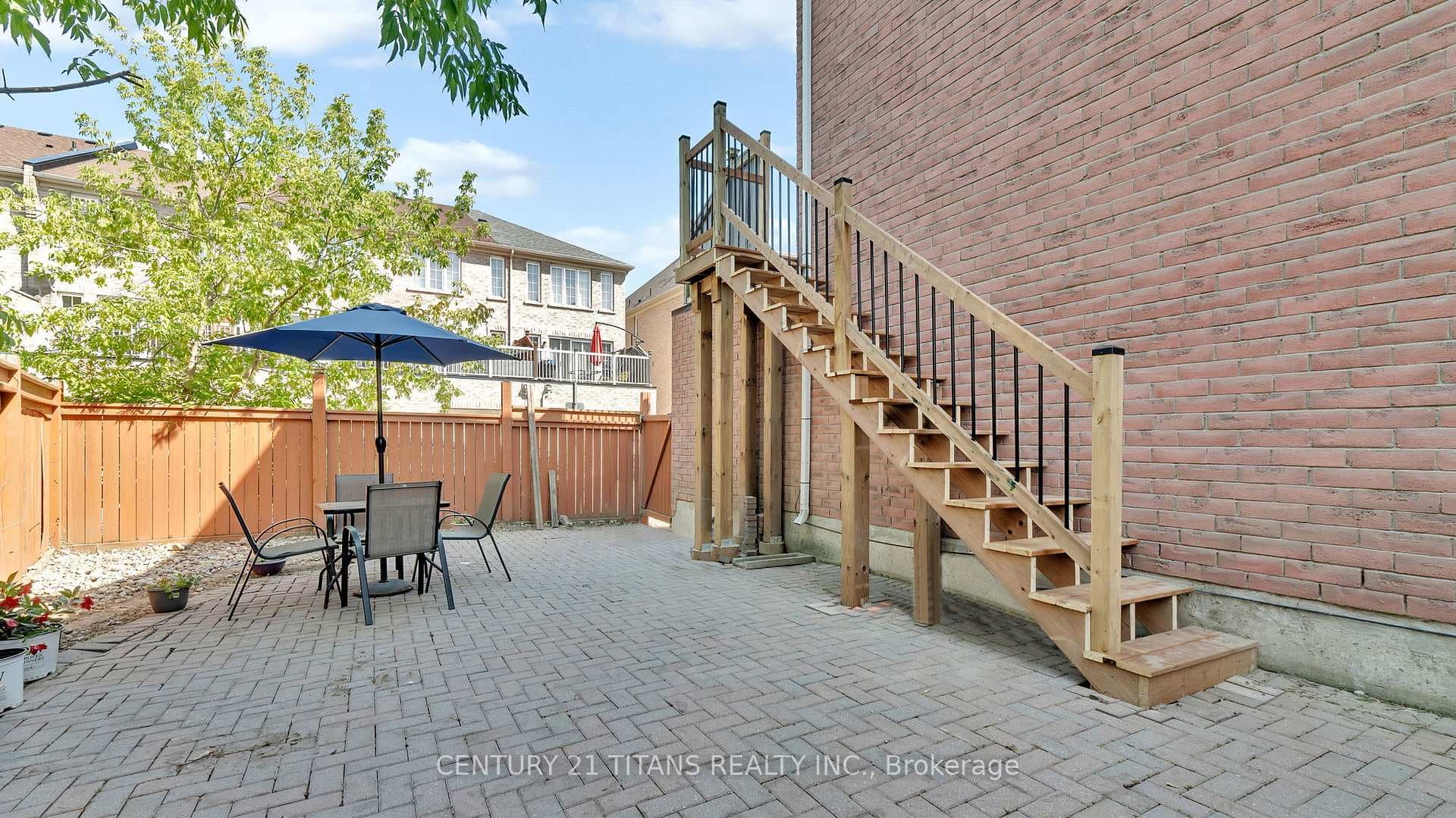 55 Wilkes Crescent photo 2
