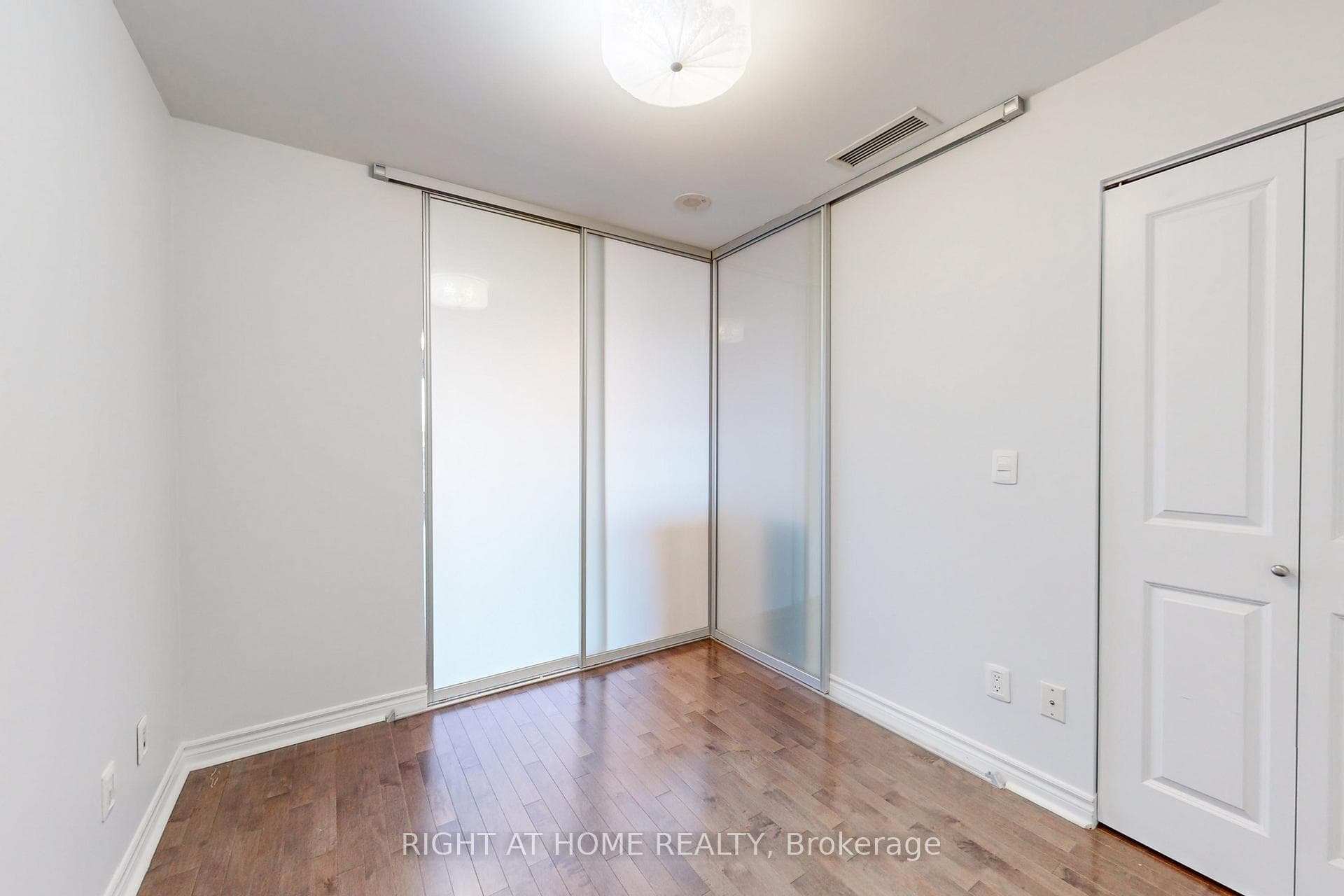 2885 Bayview Avenue Unit 1116 photo 12