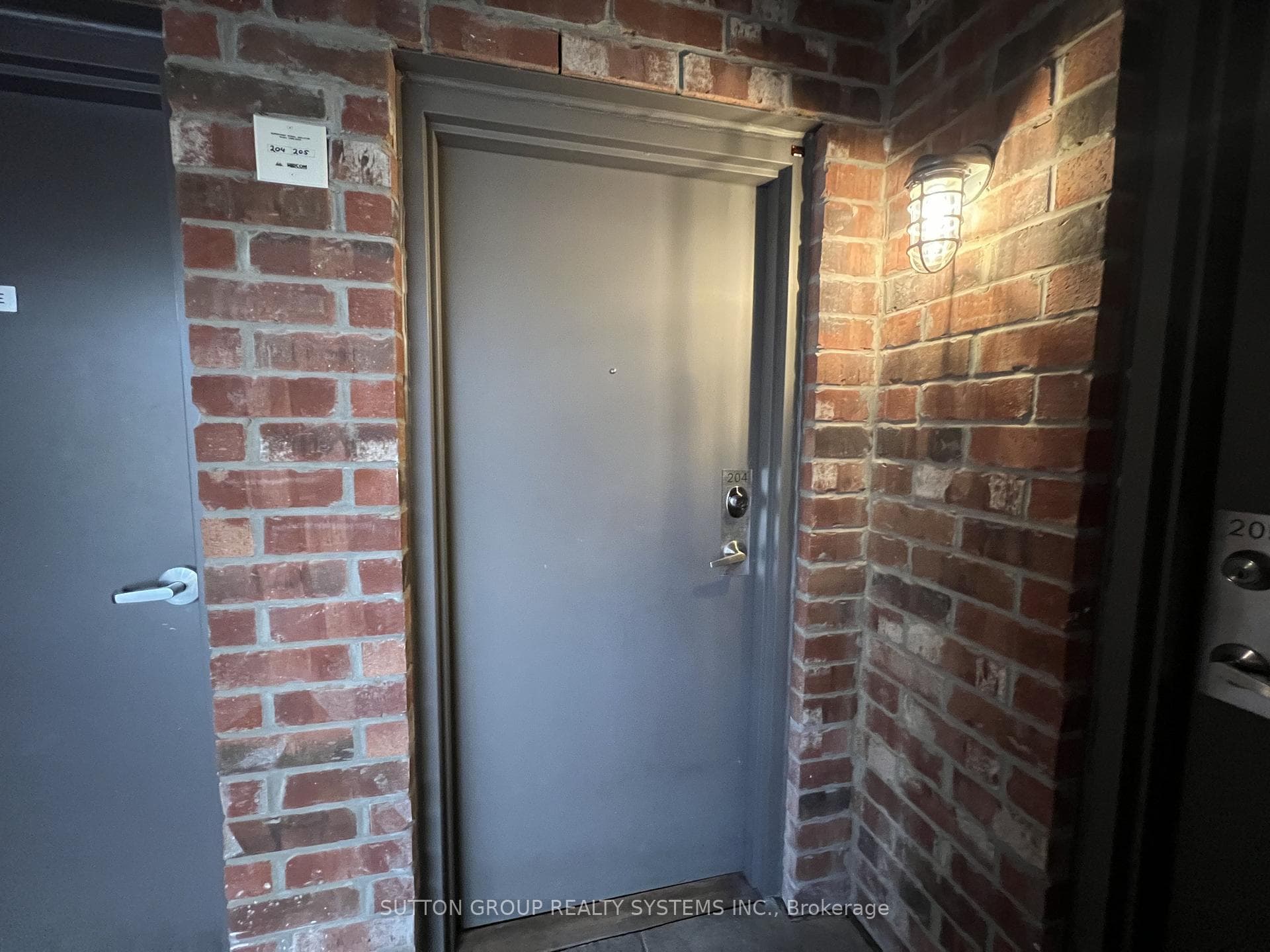1100 Lansdowne Avenue Unit 204 photo 23