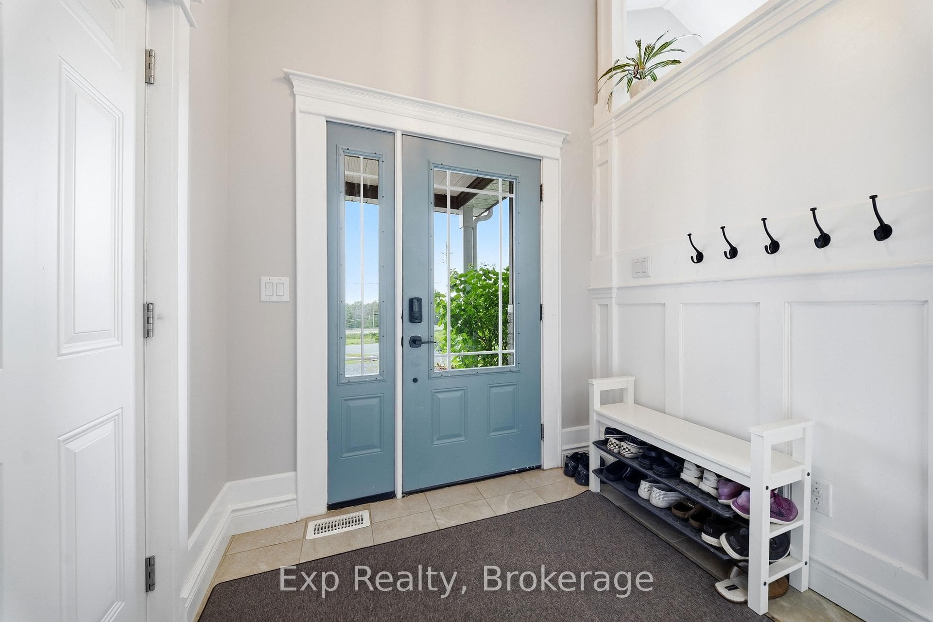 818 Palace Road photo 4