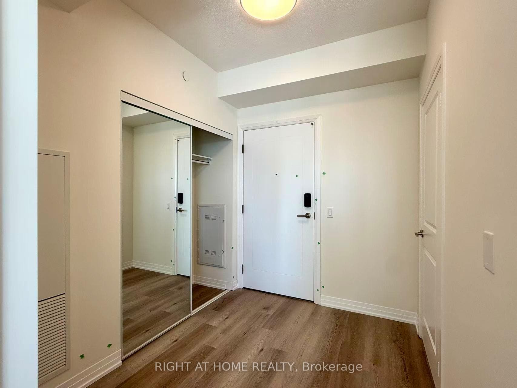 15 Watergarden Drive Unit 1804 photo 3