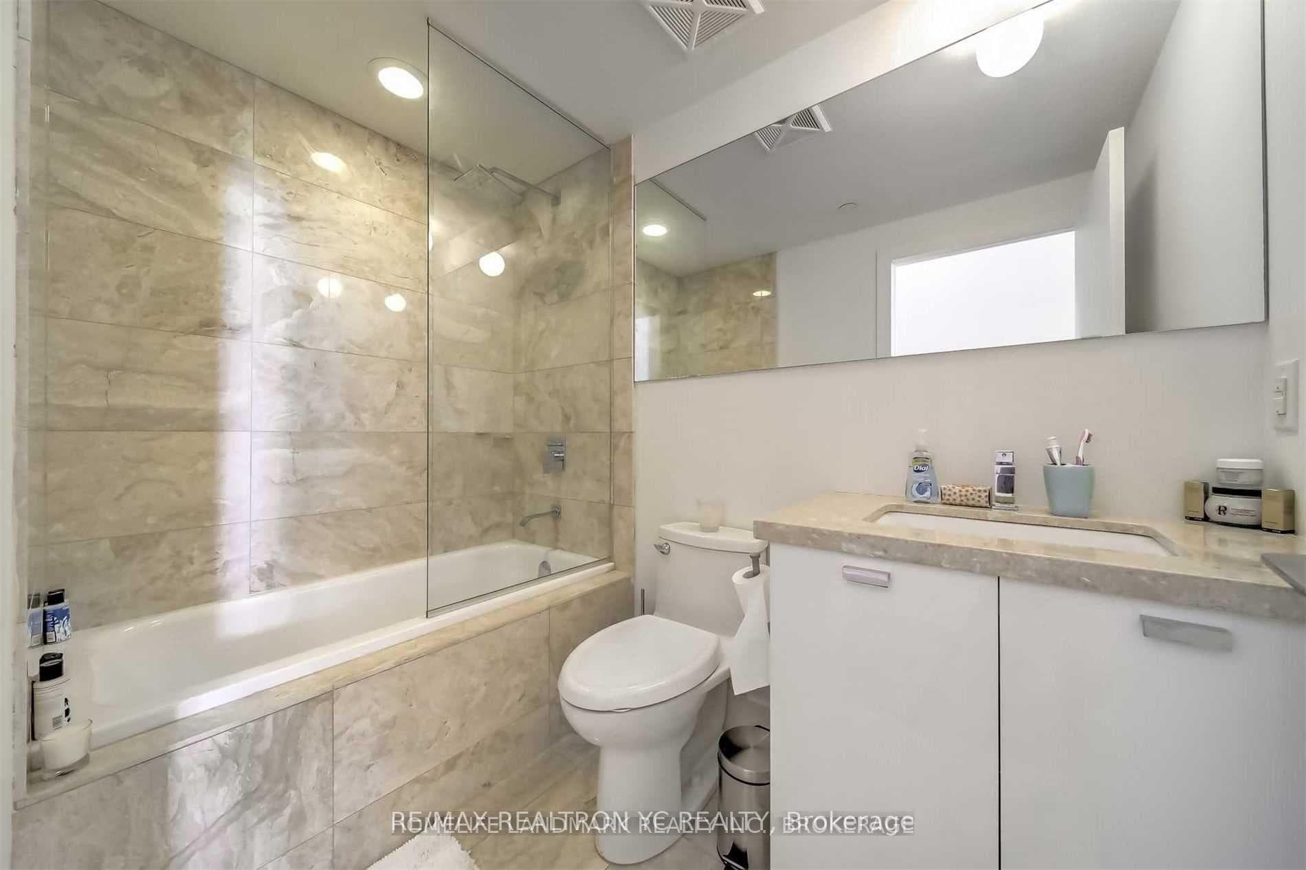 32 Davenport Road Unit 2306 photo 12