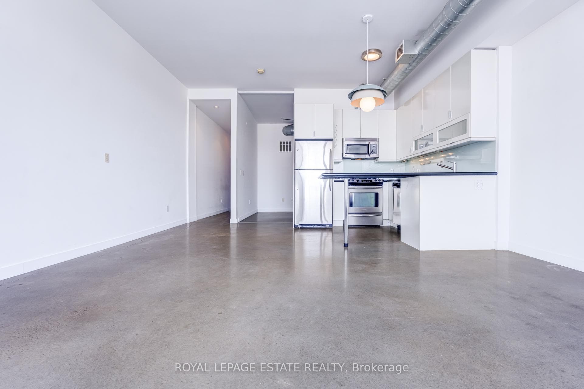 Living Room / Kitchen