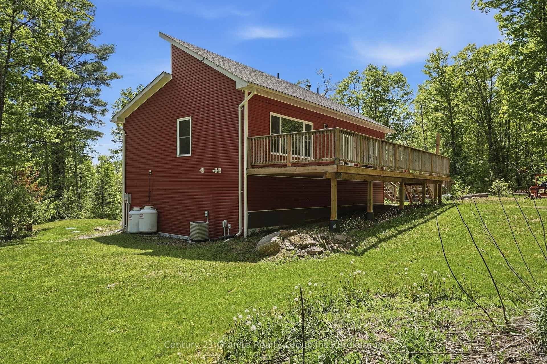1048 Bacon Road photo 40