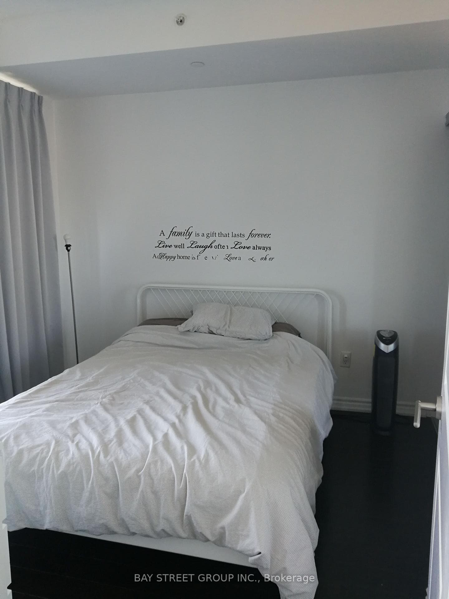 386 Yonge Street Unit 3801 photo 11
