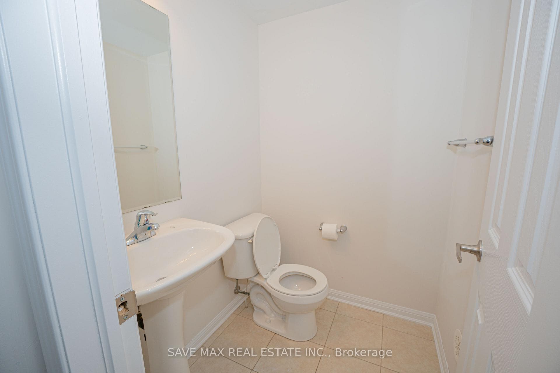 6020 Derry Road Unit 16 photo 8