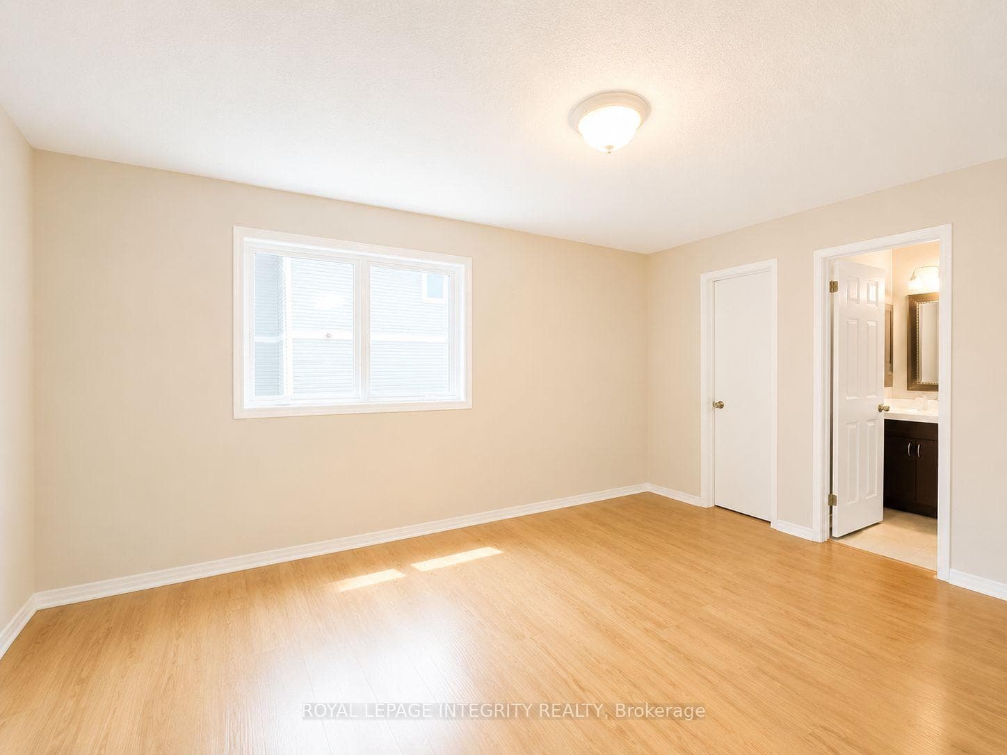 12 KIMBOLTON Crescent photo 17