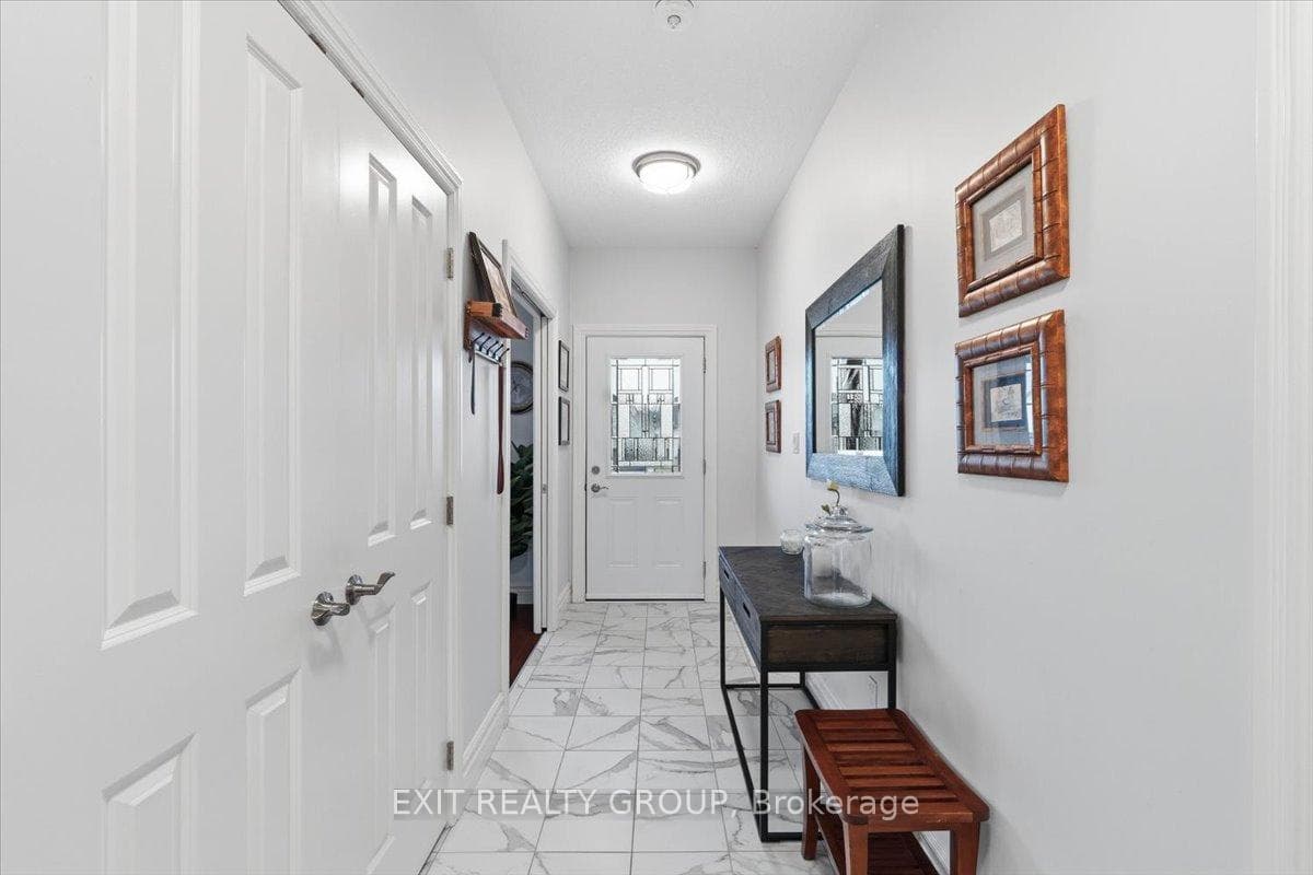12 Dorchester Drive photo 3