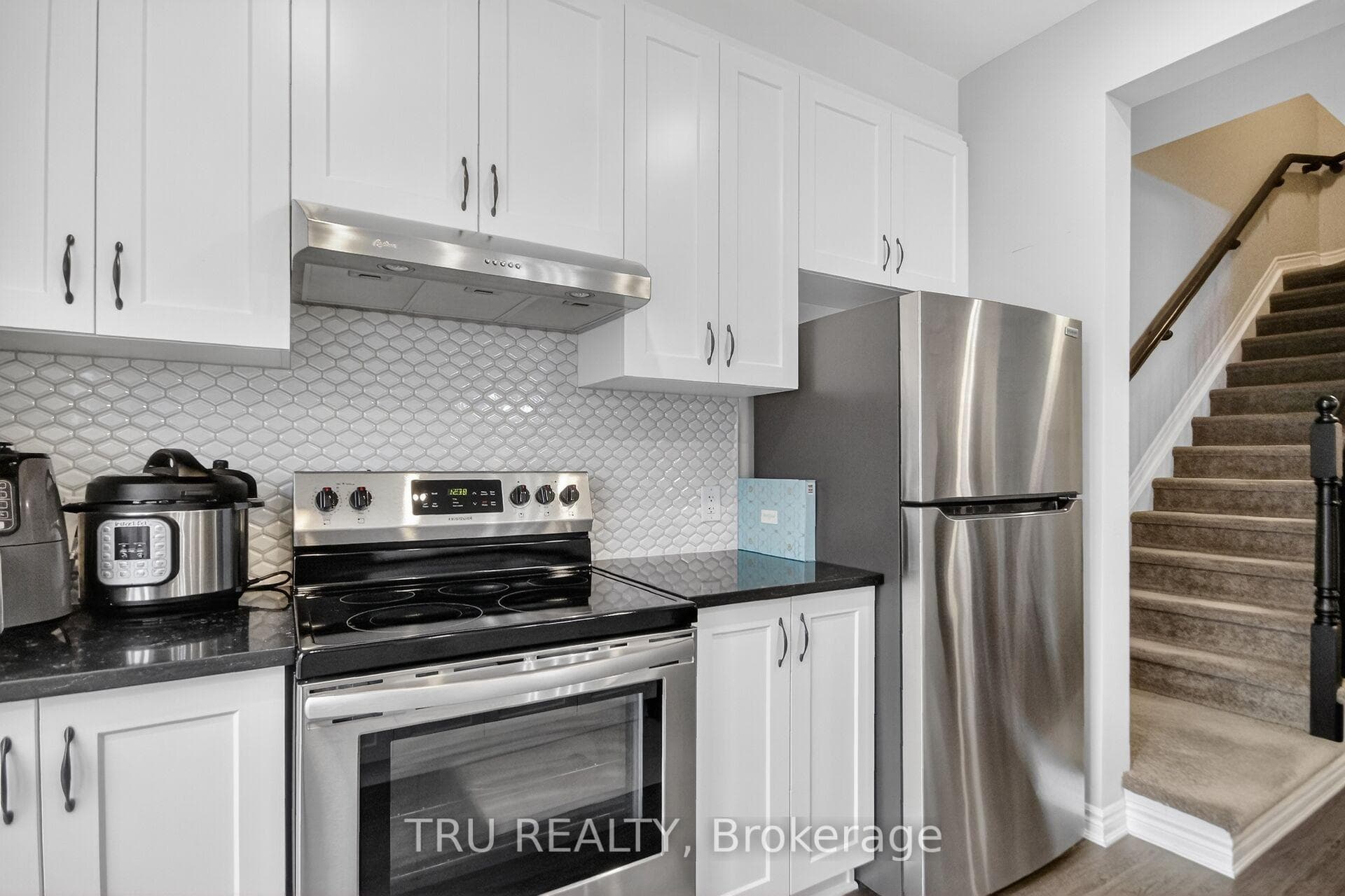 100 Ballinora Lane photo 10