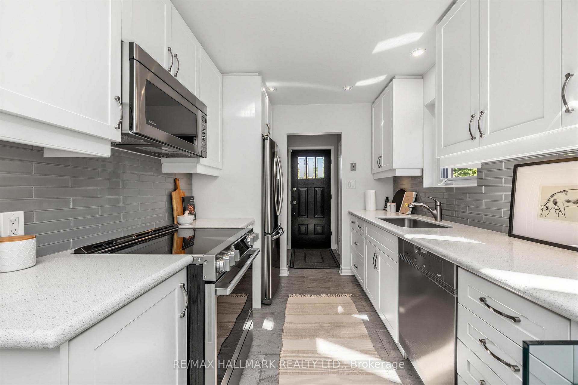 16 Crestland Avenue photo 13