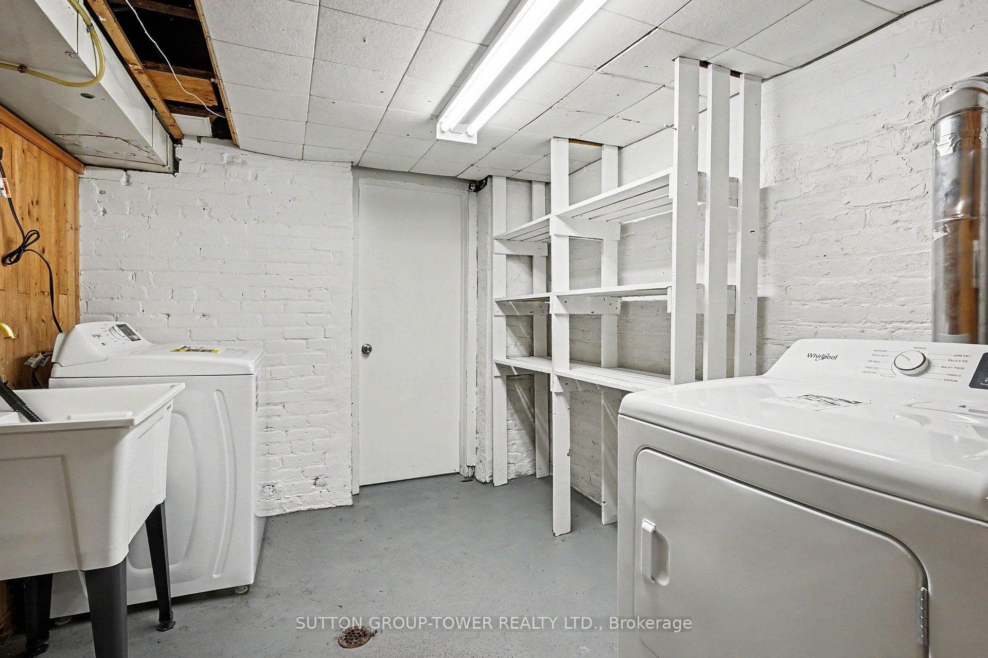 118 Castlefield Avenue photo 26