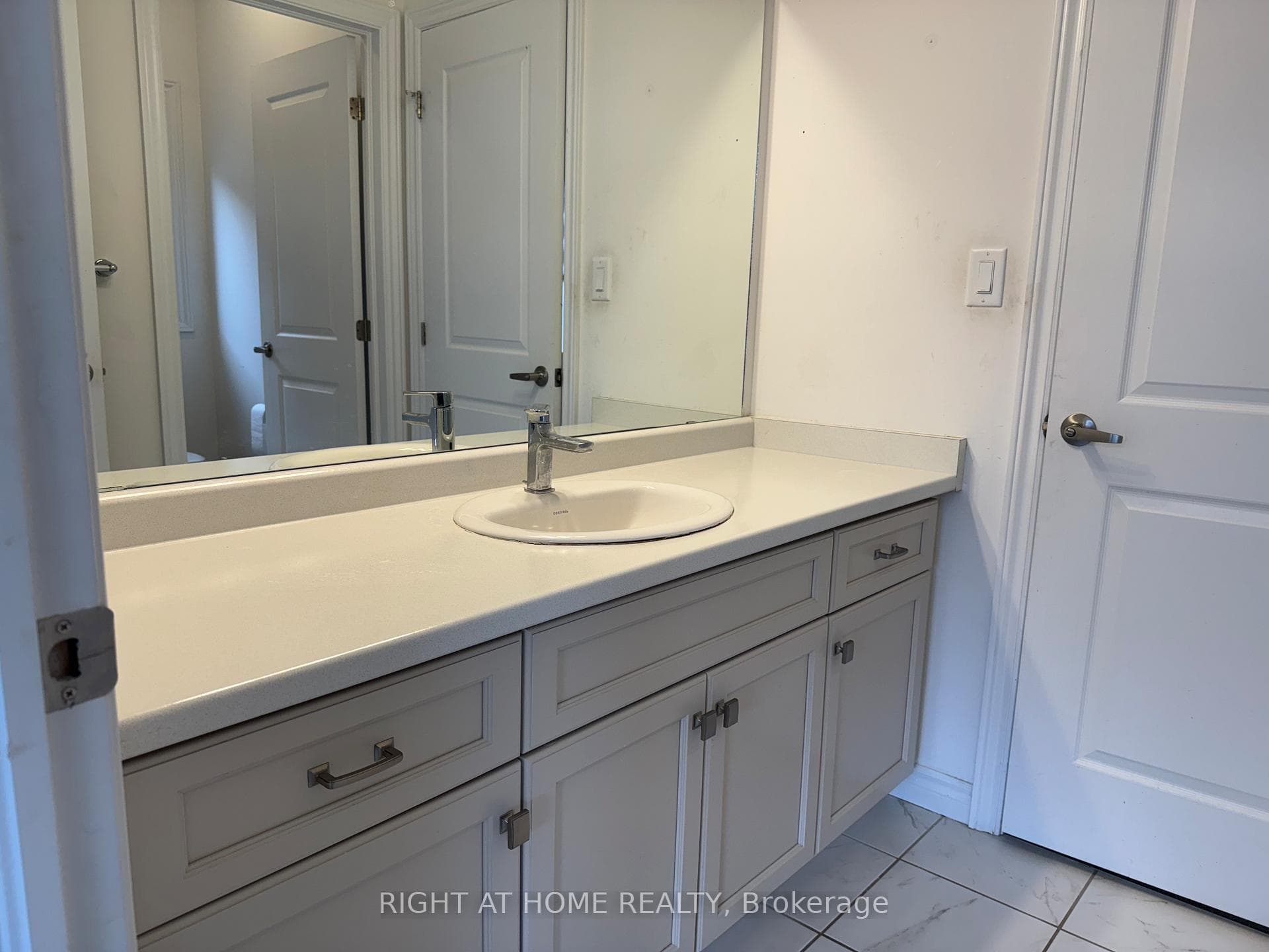 110 DAUGAARD Avenue photo 12