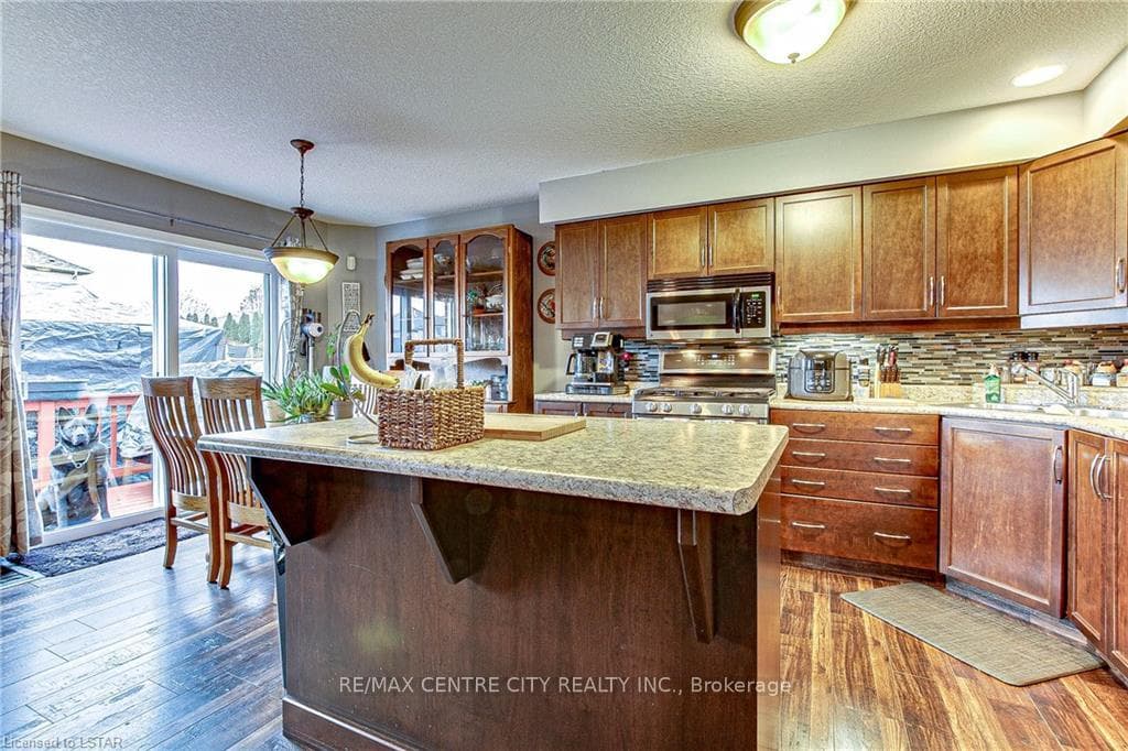 1 FENWICK Court photo 7