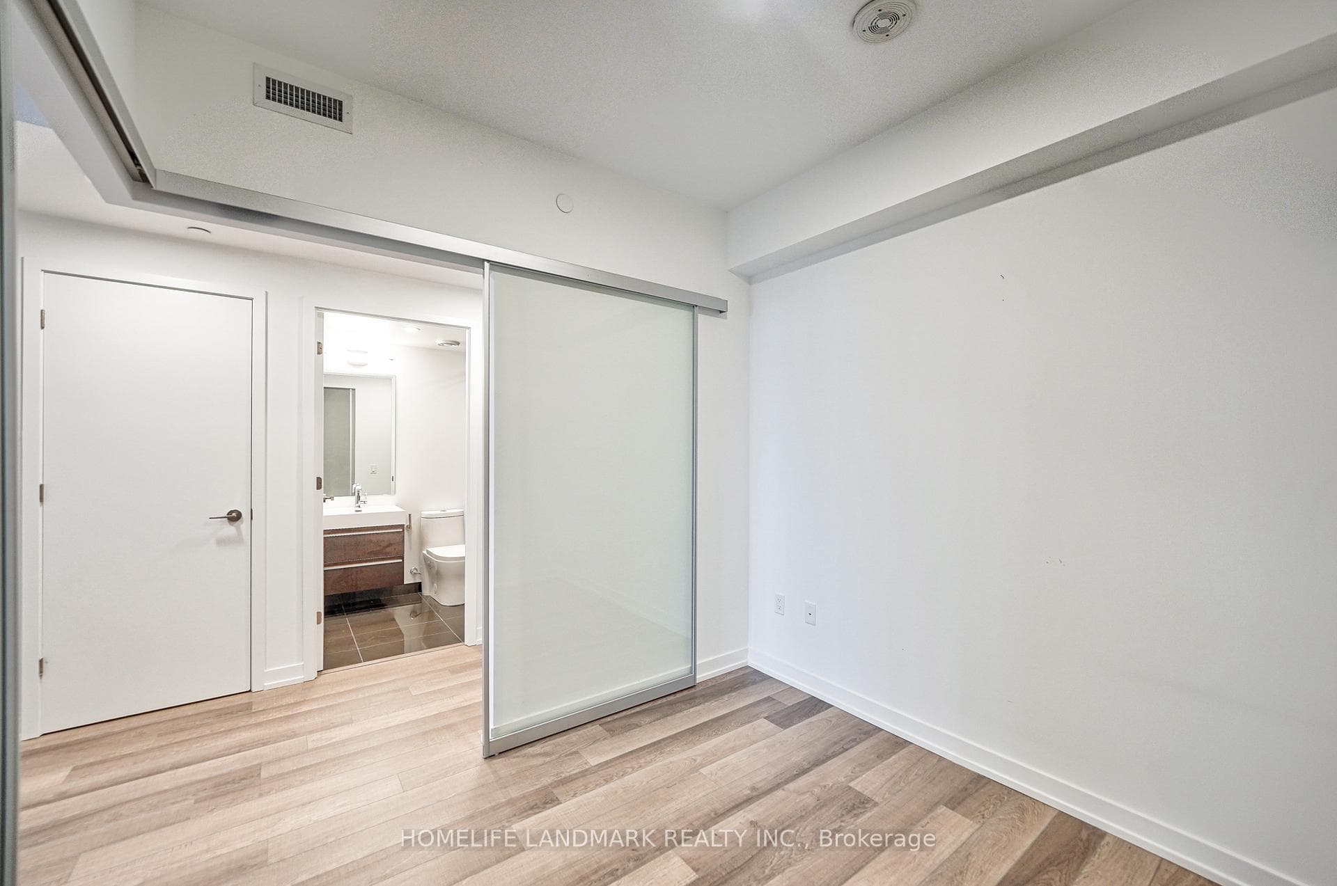 39 Roehampton Avenue Unit 3702 photo 10