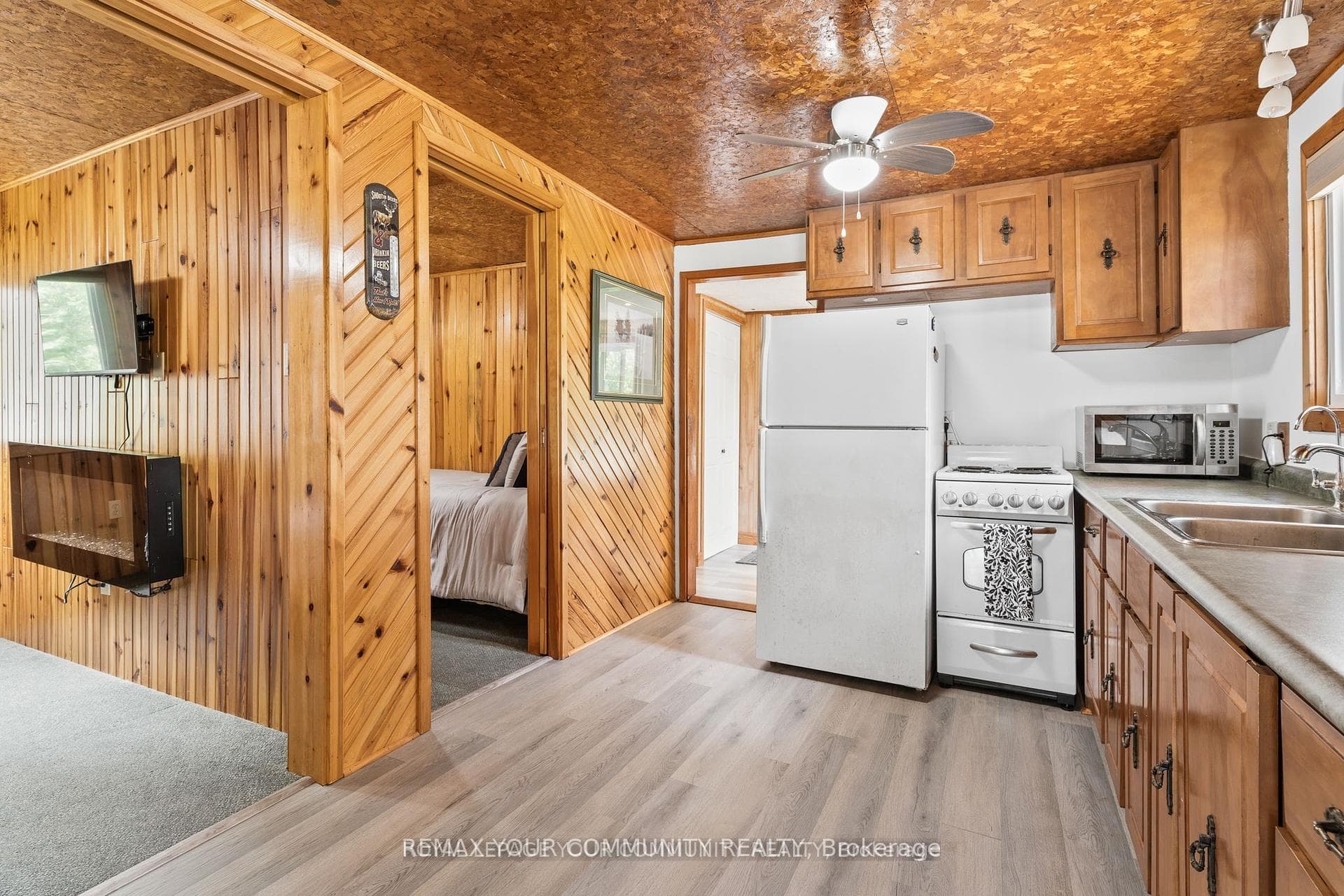 1139 Canuck Trail photo 8