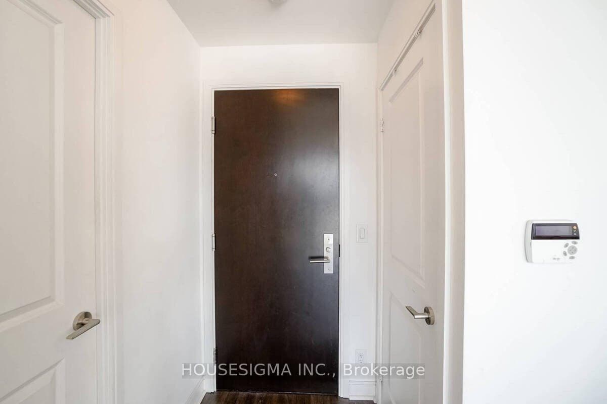 4033 Hurontario Street Unit 312 photo 6