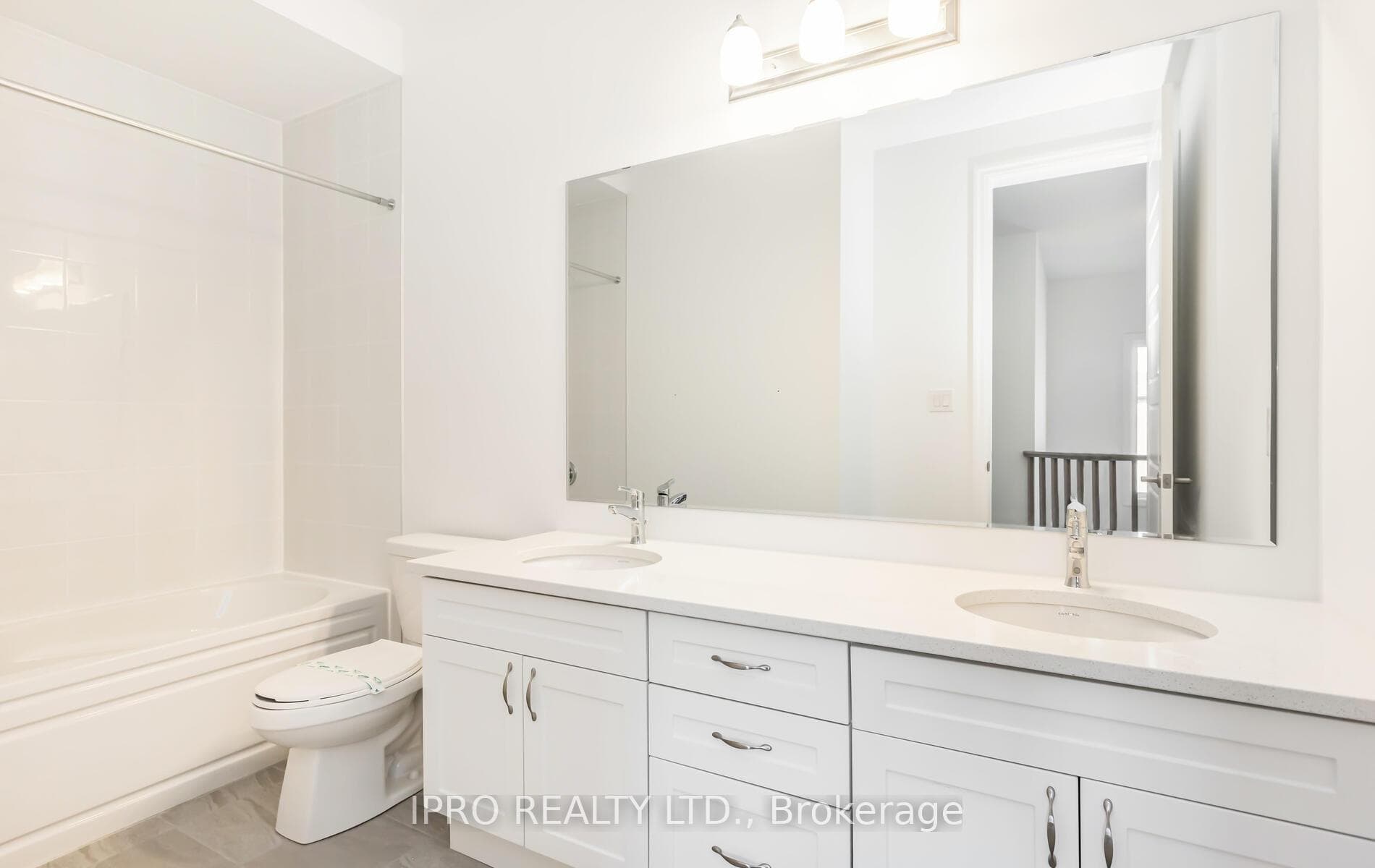 1796 Thames Circle photo 33