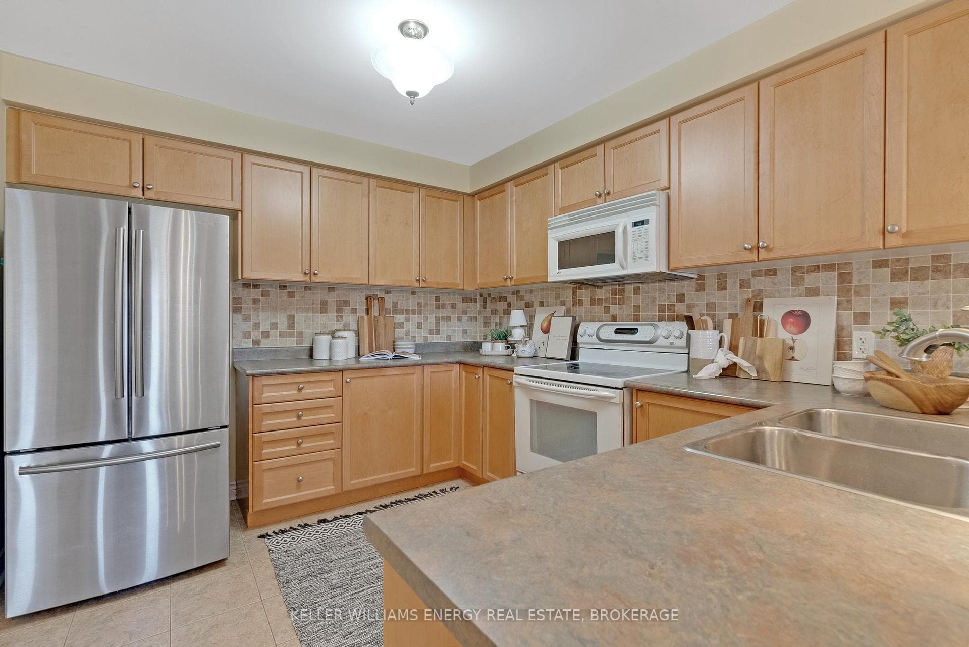 27 Tracey Court photo 11