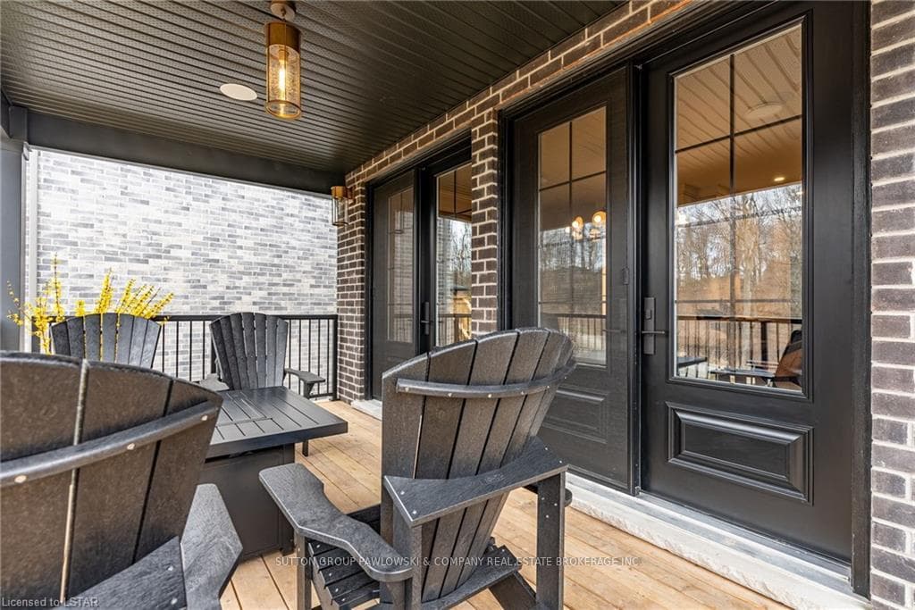 1096 RIVERBEND Road photo 45