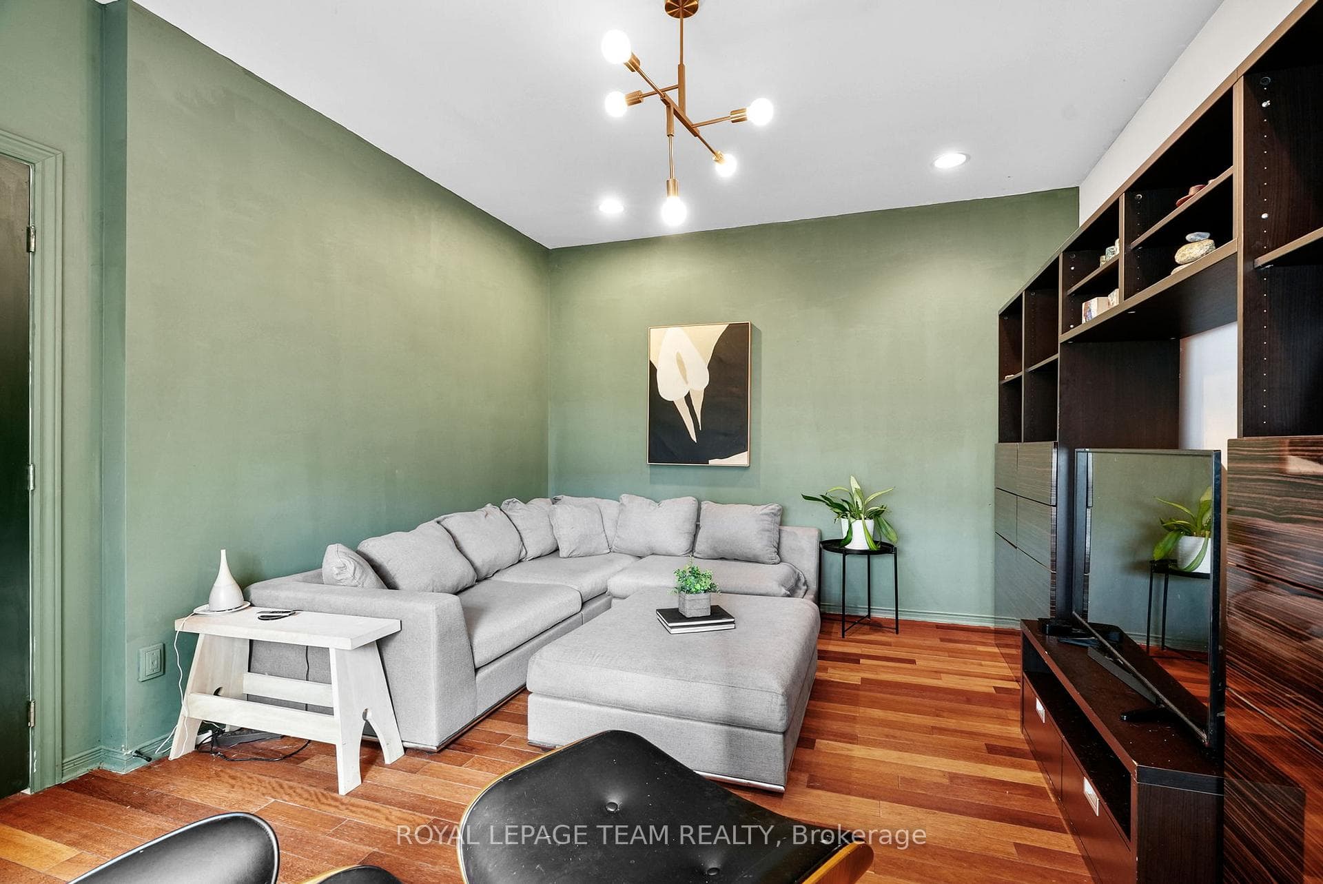 2122 Saunders Avenue photo 20