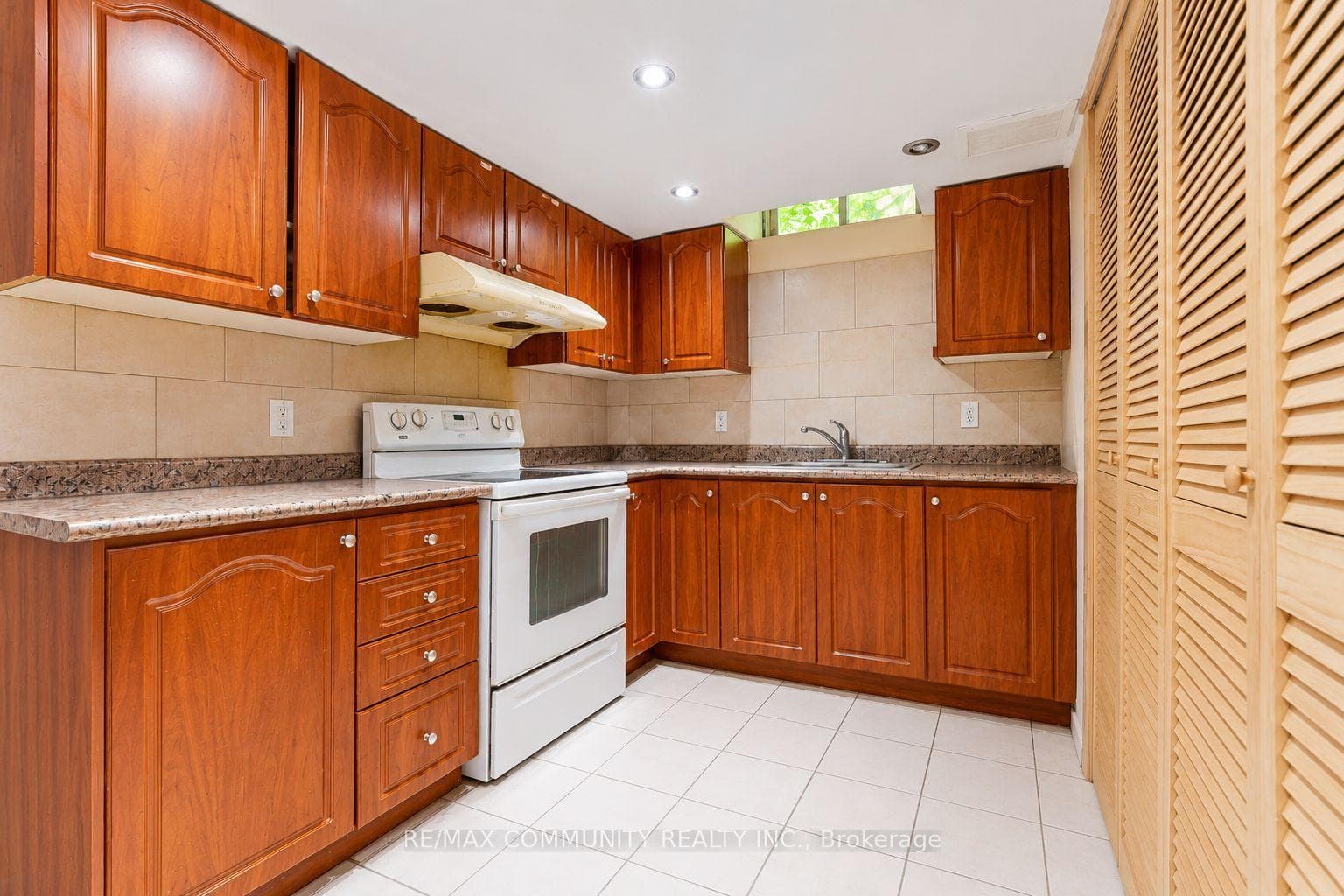 5901 Sidmouth Street photo 31