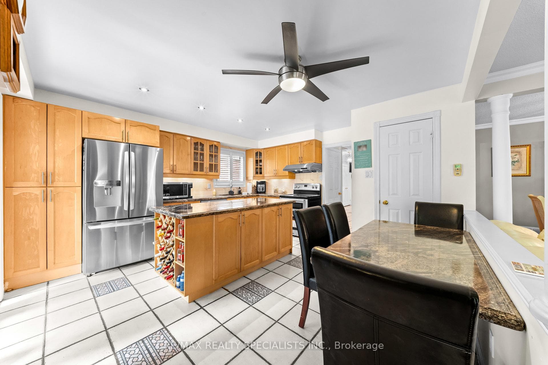 1004 Queensbridge Drive photo 11