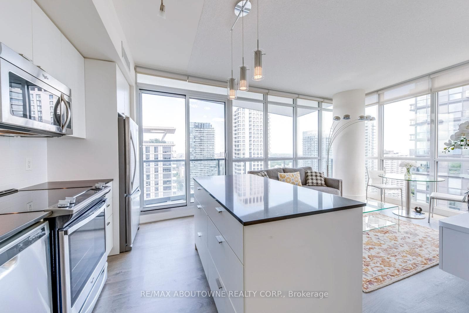 30 Roehampton Avenue Unit 2810 photo 5