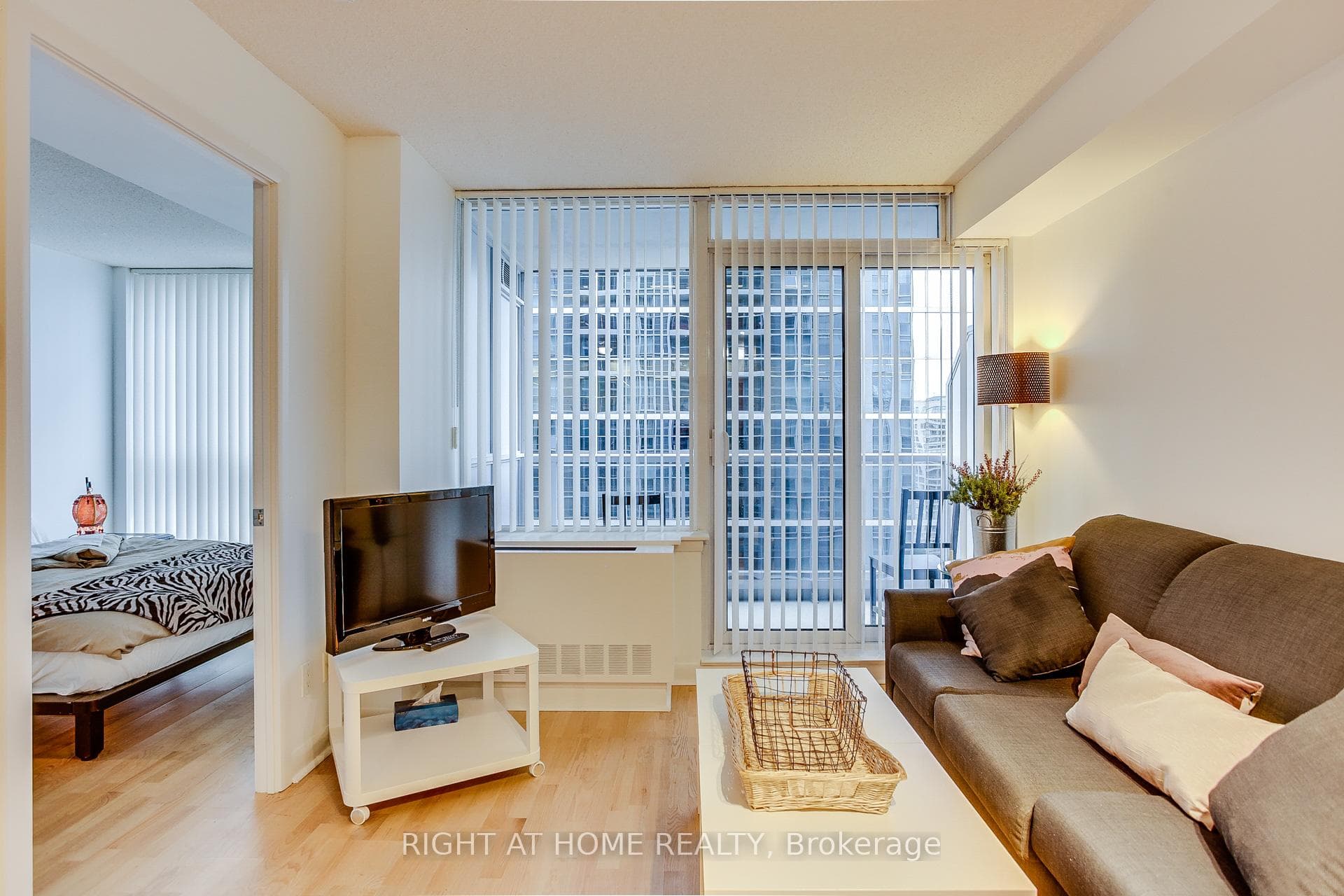 4978 Yonge Street Unit 2210 photo 9