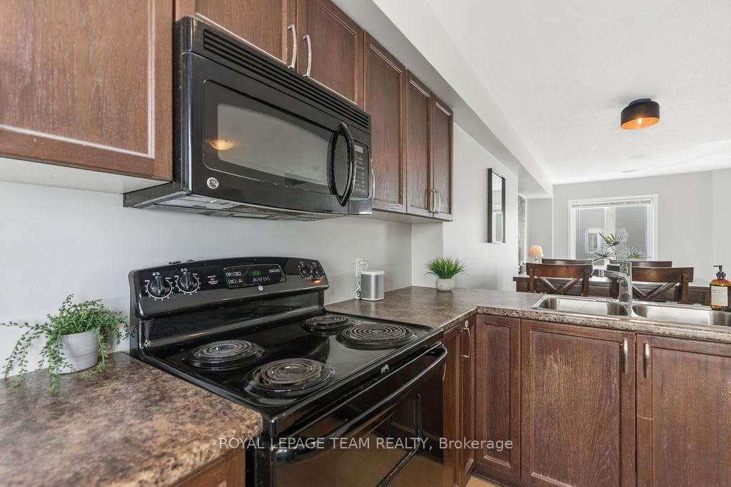 402 SADAR Private photo 30