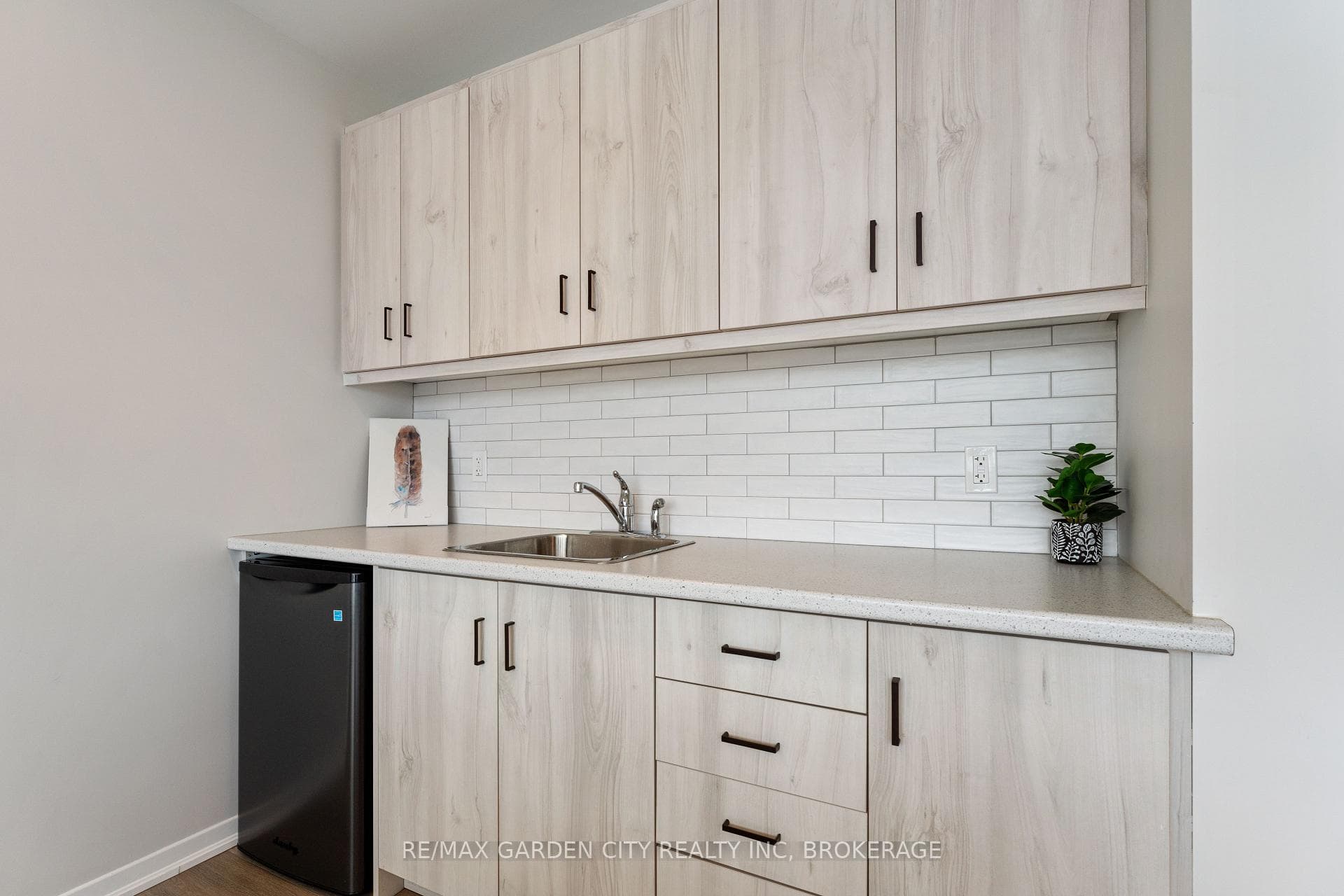 3998 Victoria Avenue Unit 110 photo 22