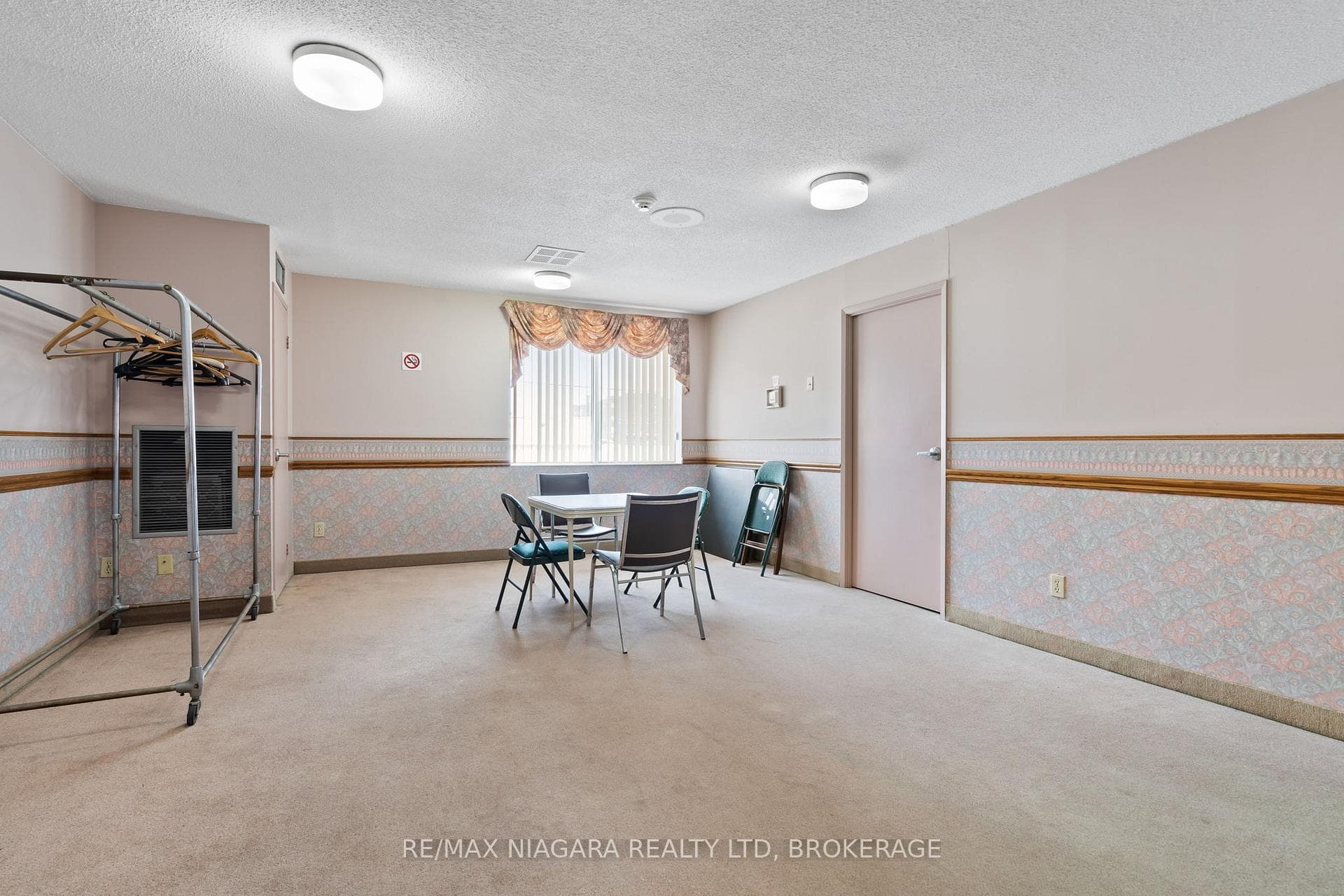 7 Gale Crescent Unit B5 photo 30
