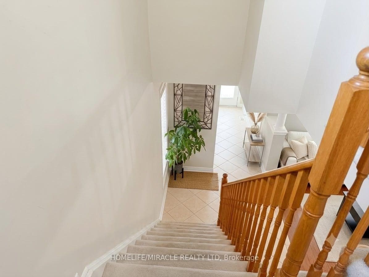 146 Cadillac Crescent photo 12