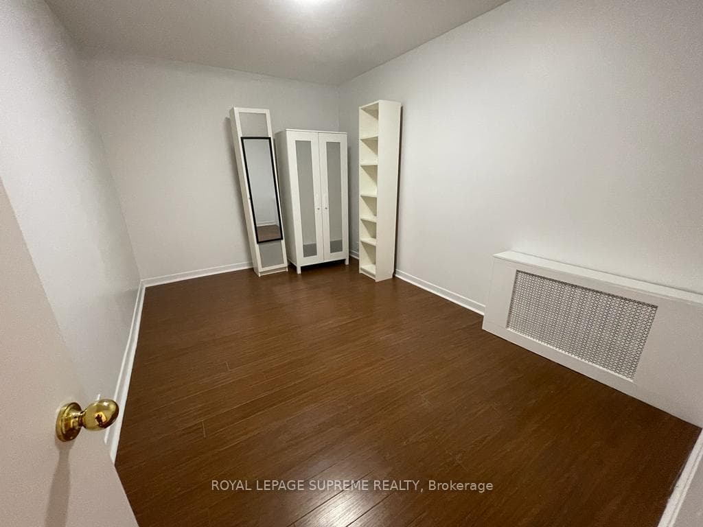 1322 Dundas Street Unit 2 photo 12