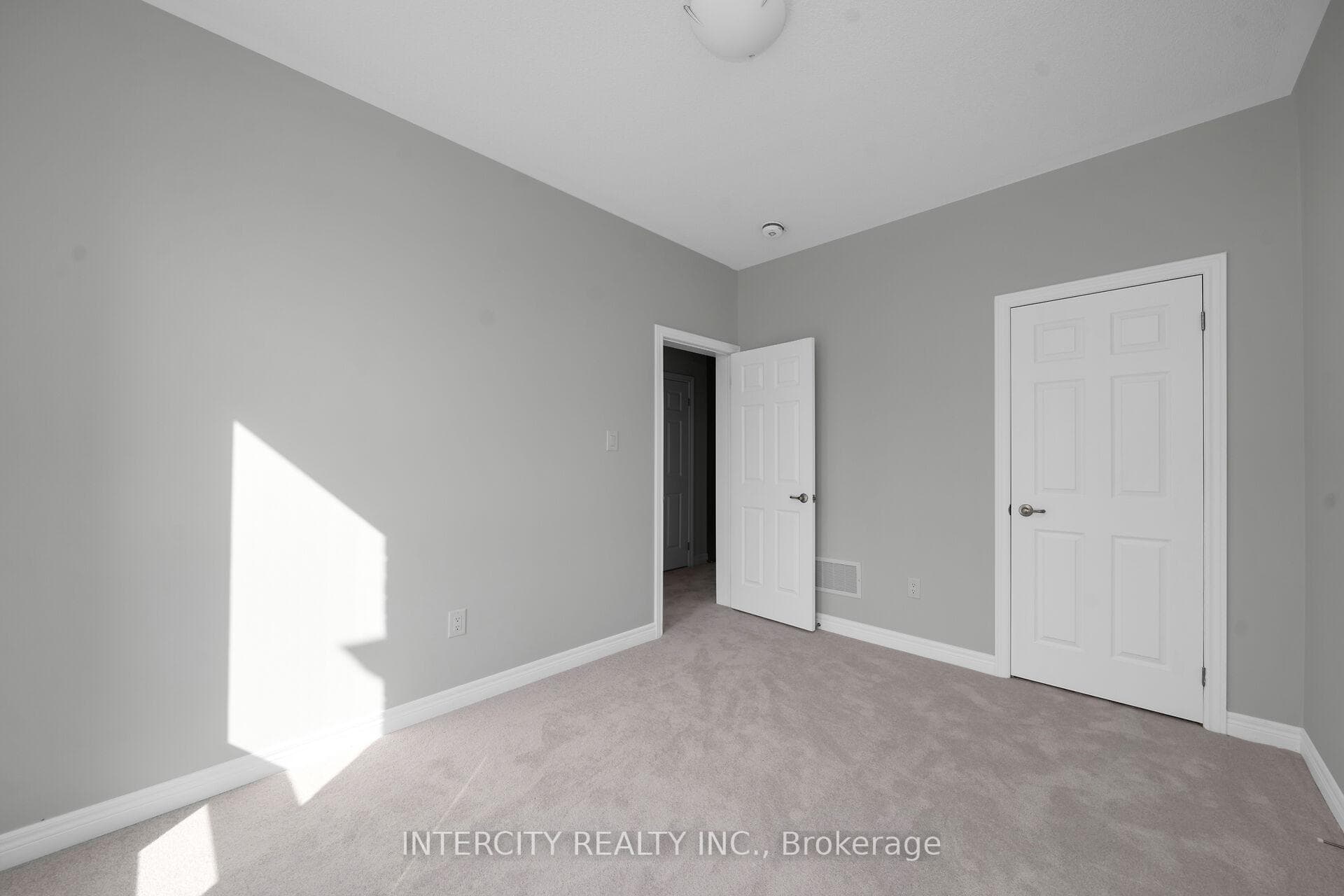 55 Johann Drive photo 22