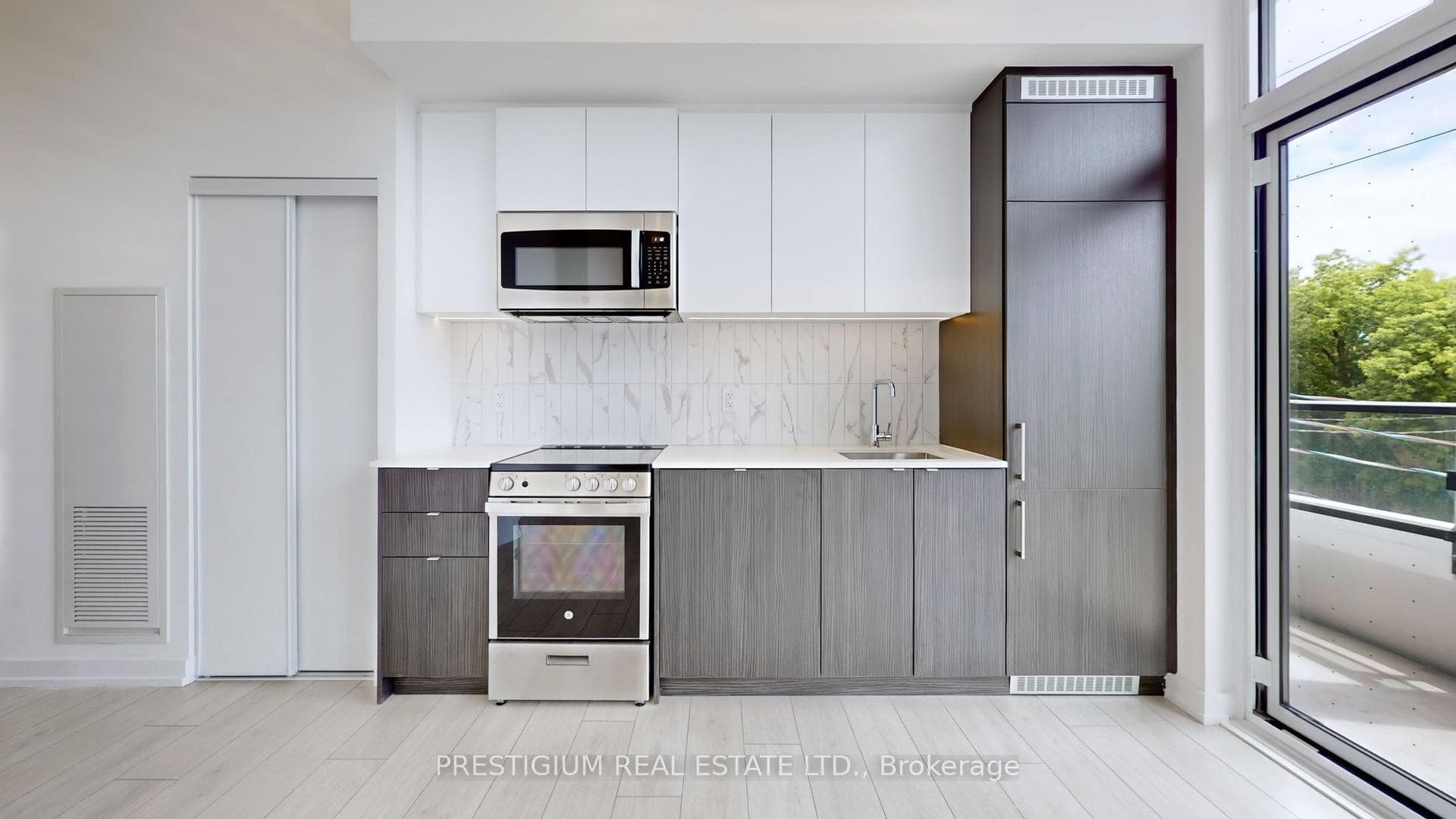 500 Dupont Street Unit 212 photo 2