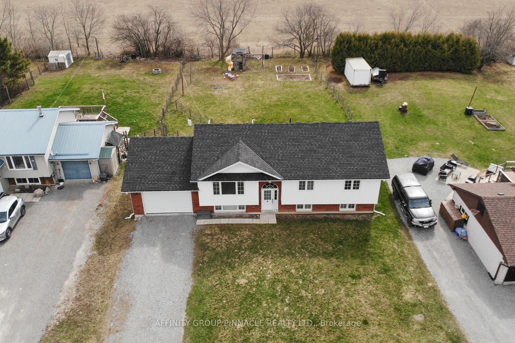 38 Laird Drive photo 3