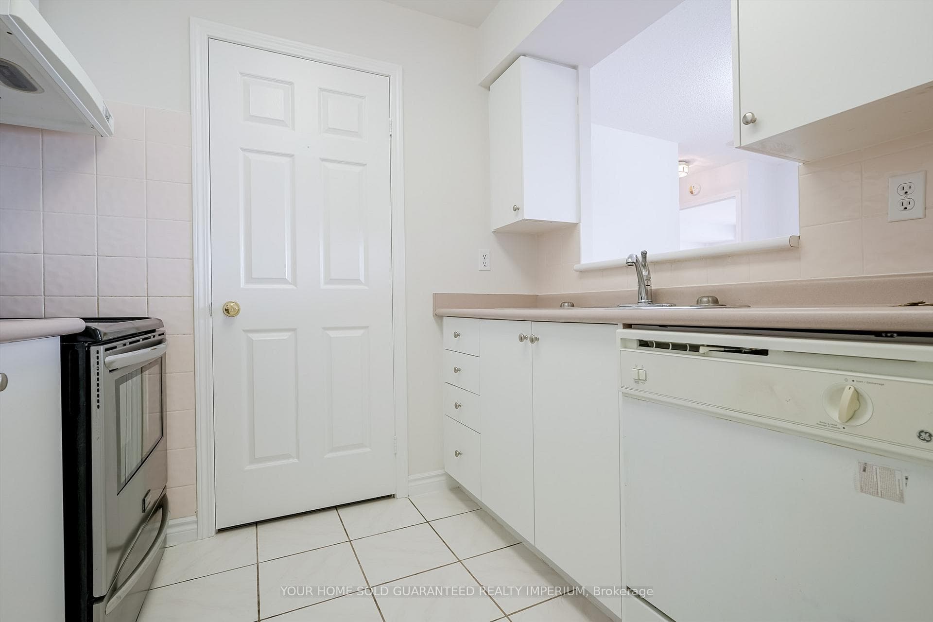 5039 Finch Avenue Unit 1908 photo 7