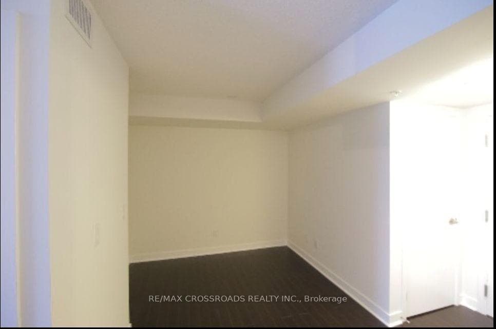 295 Adelaide Street Unit 409 photo 5