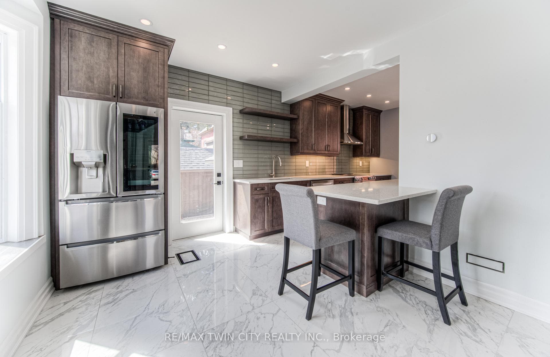 31 Dekay Street photo 15
