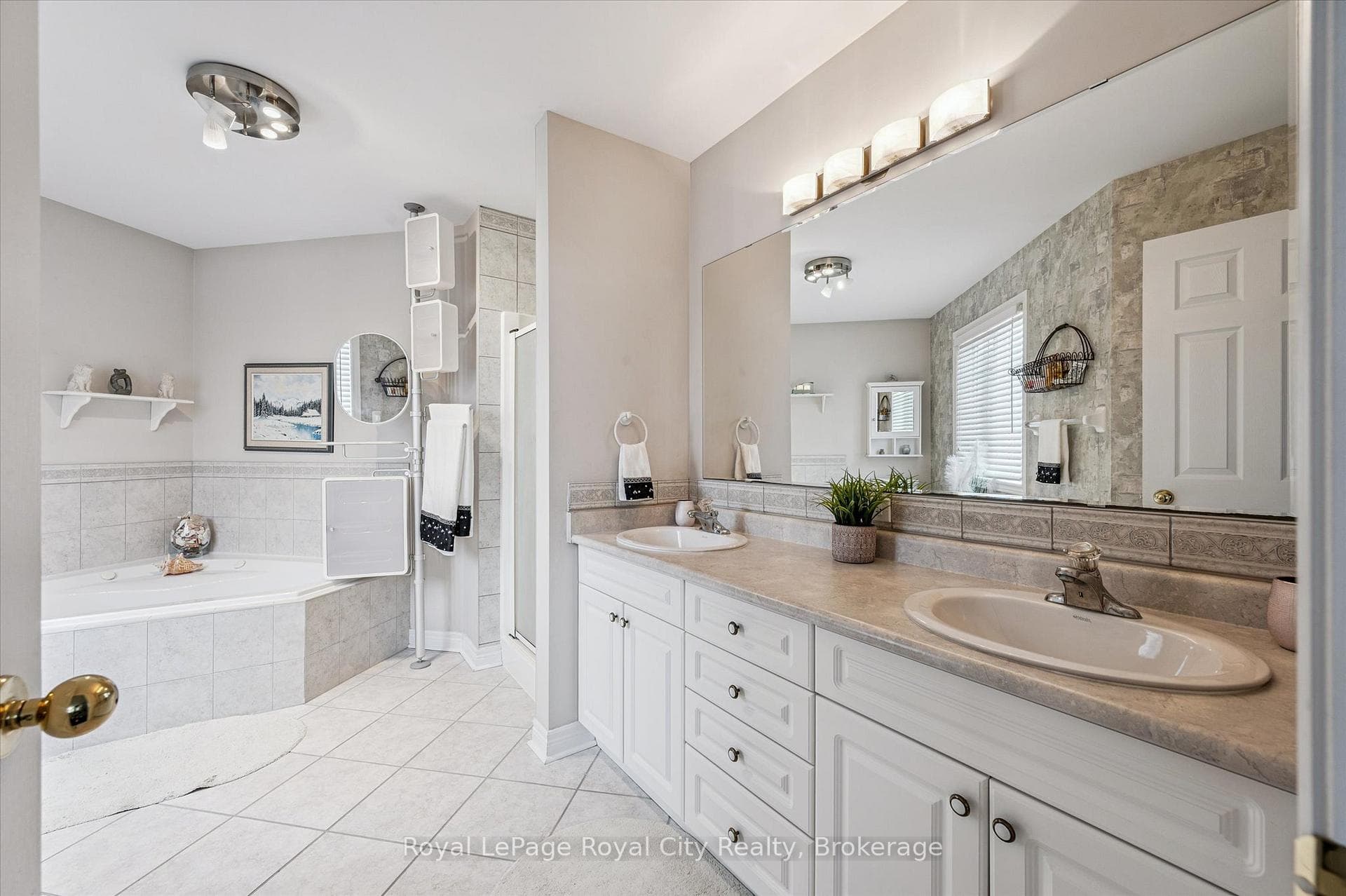87 Law Drive photo 24