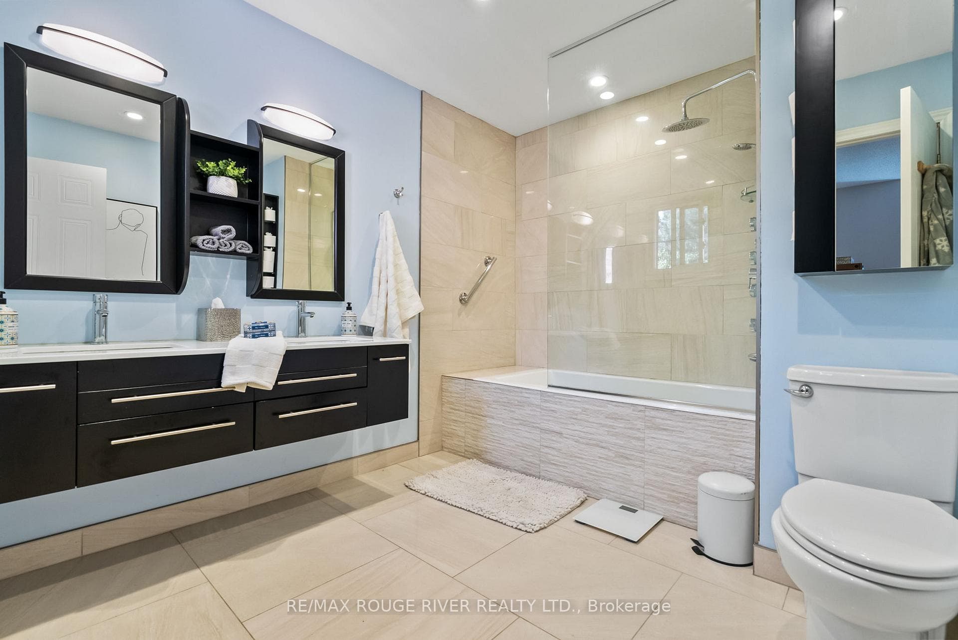 96 Deverell Street photo 32