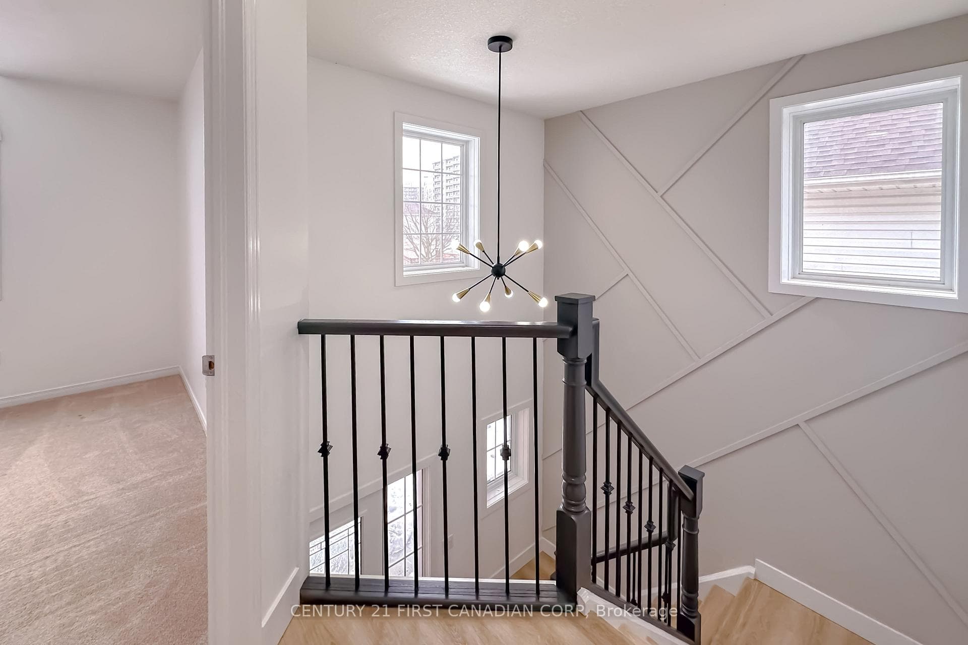 673 Silversmith Street photo 11