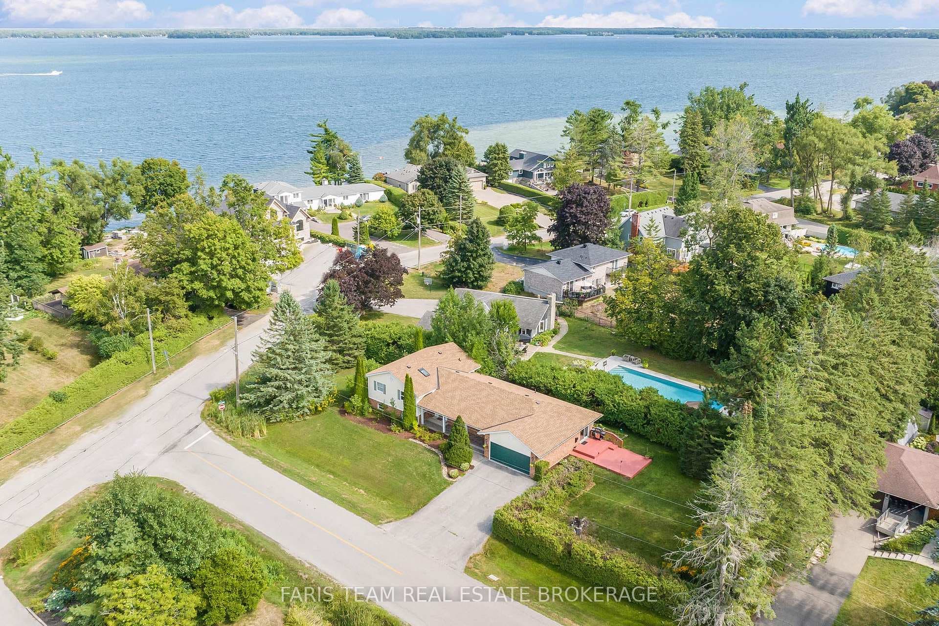 53 Maple Drive photo 3